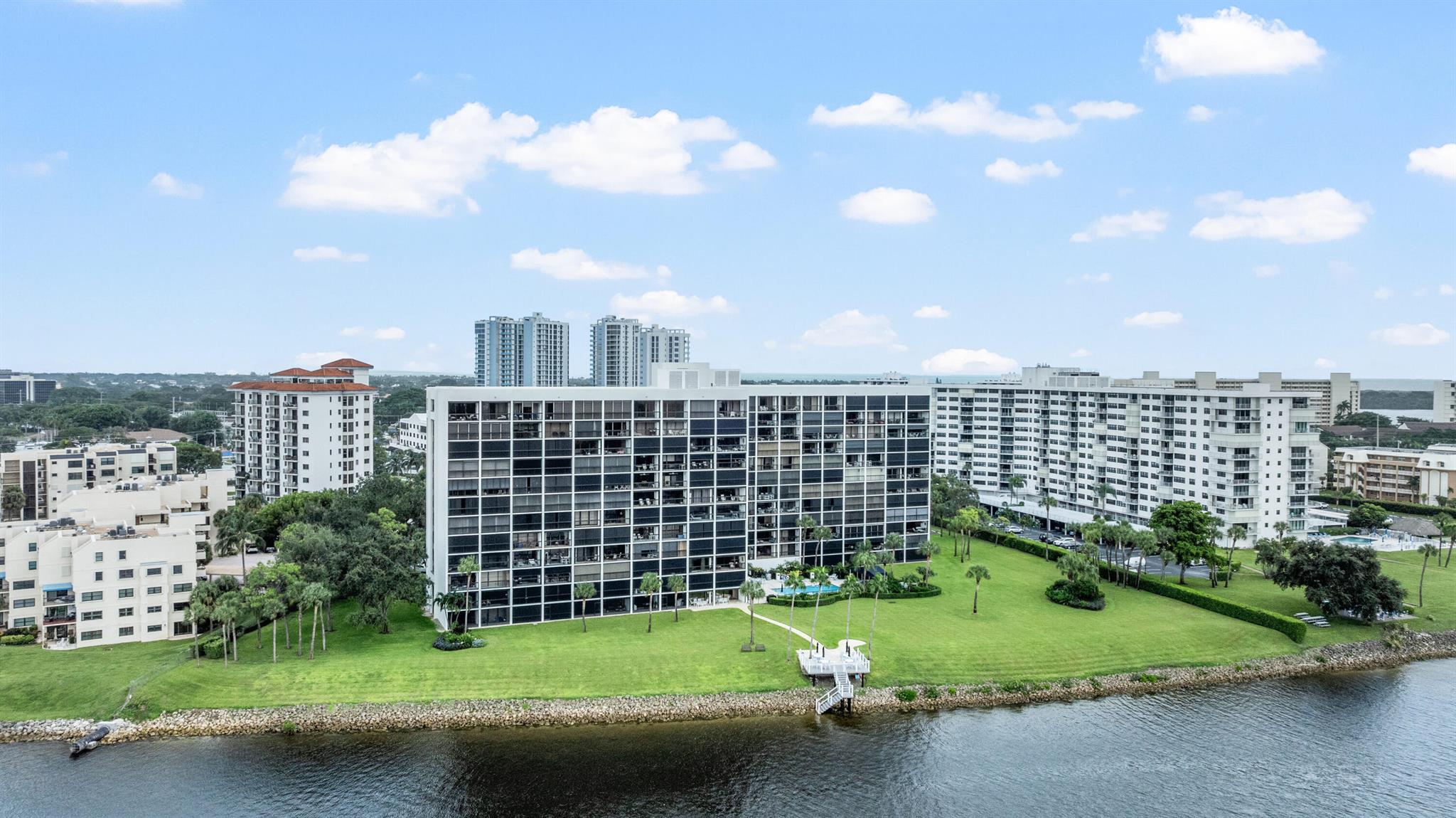 GOVERNORS POINTE CONDO - Residential
