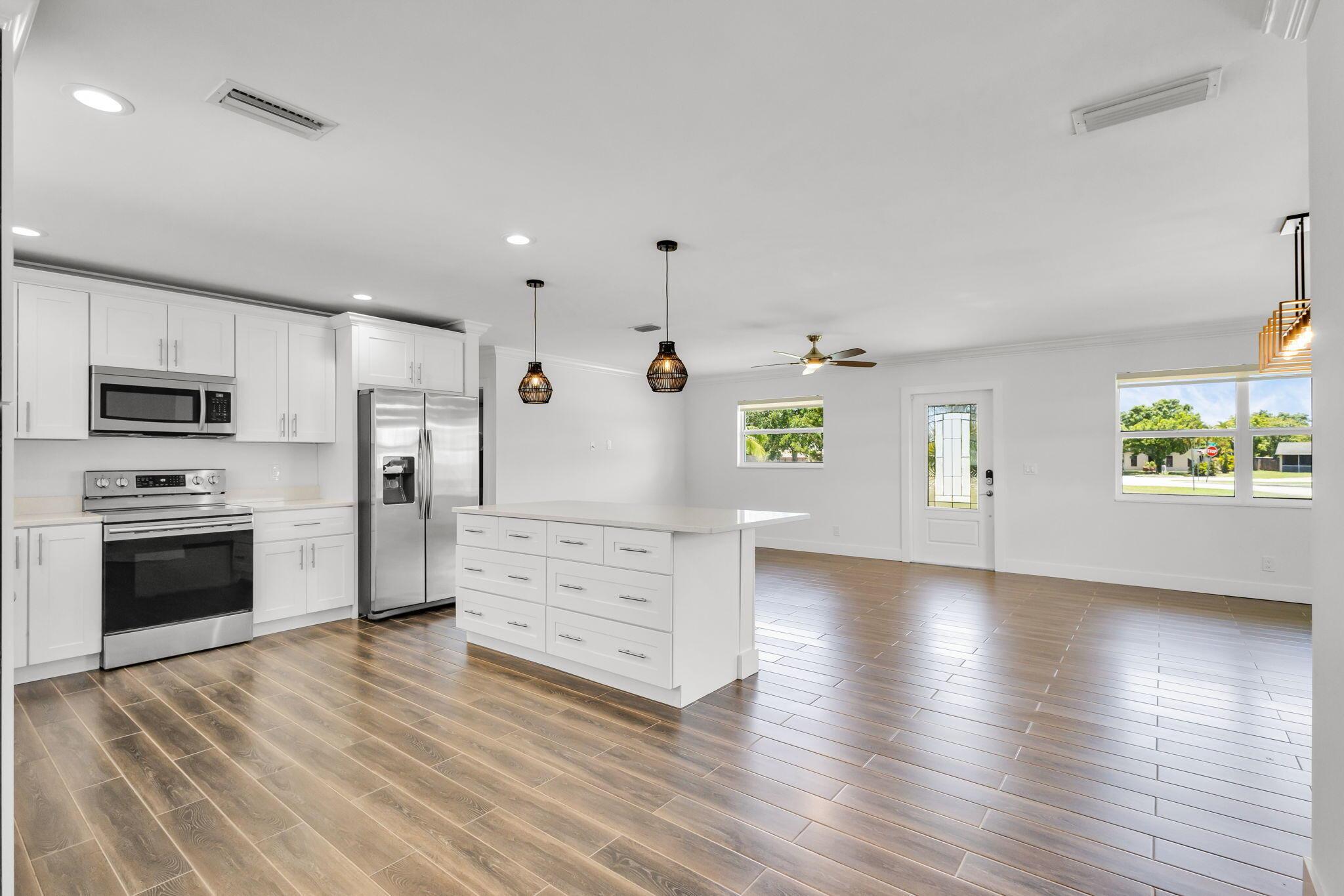 EASTVIEW MANOR - Residential Lease