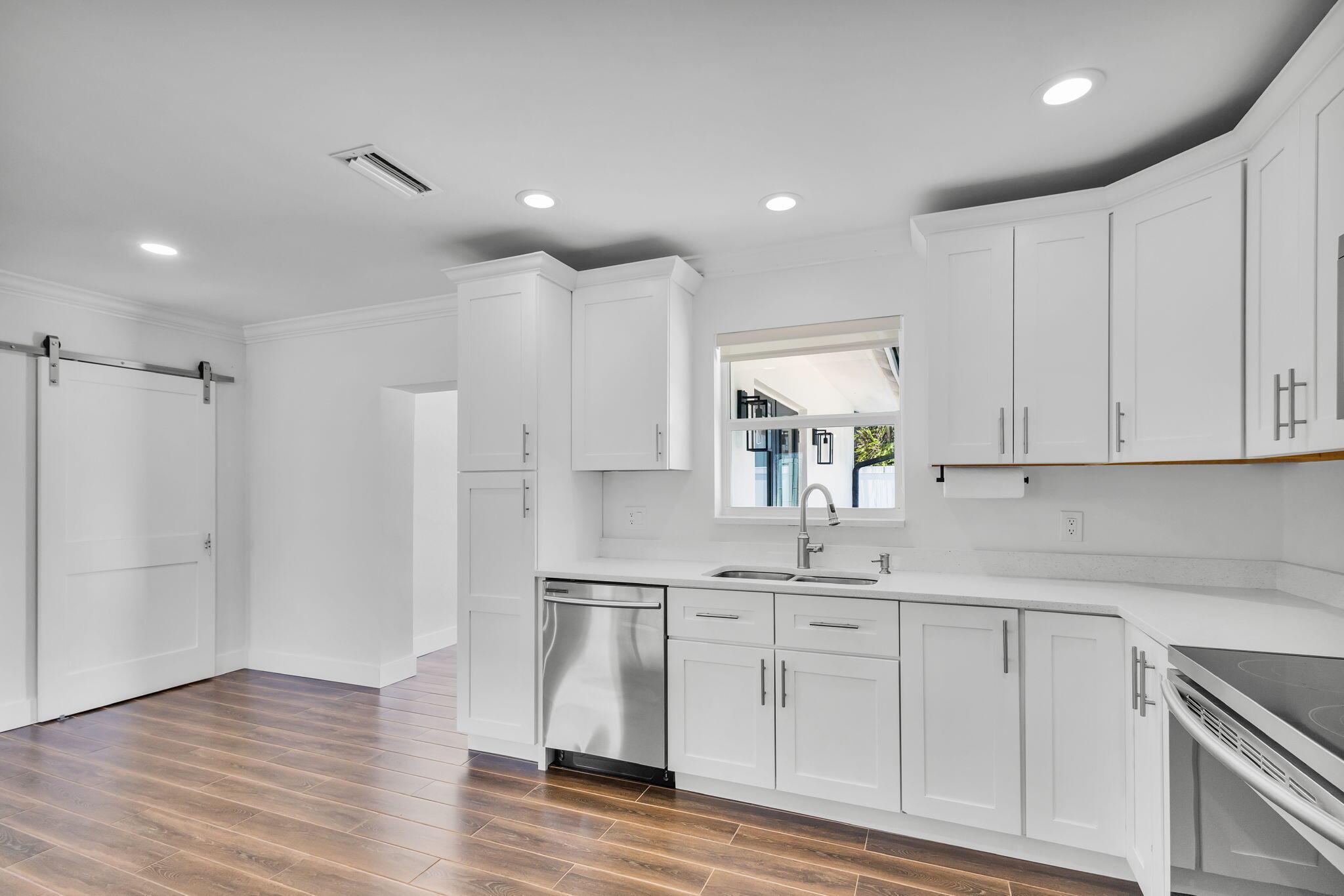 EASTVIEW MANOR - Residential Lease