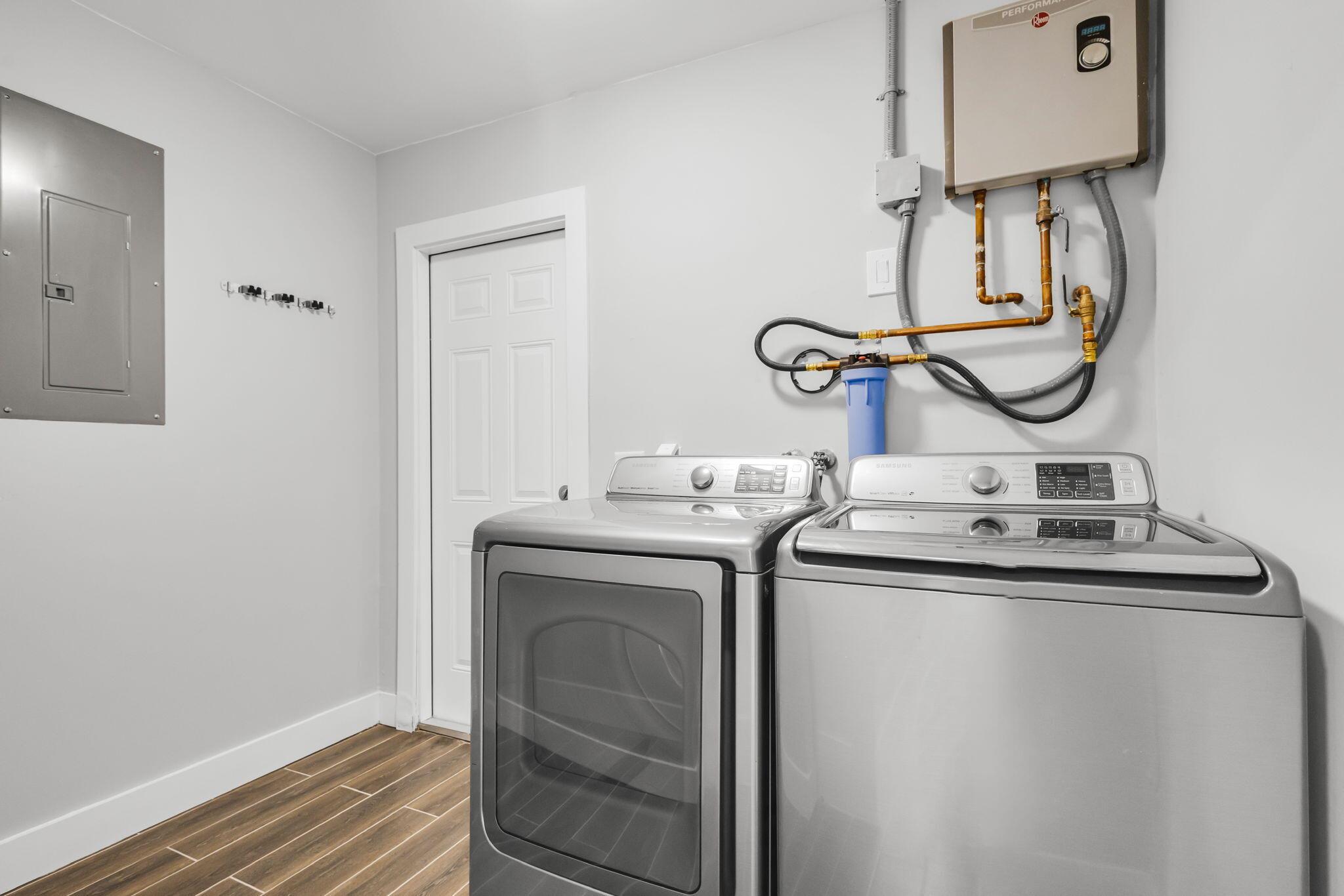 EASTVIEW MANOR - Residential Lease