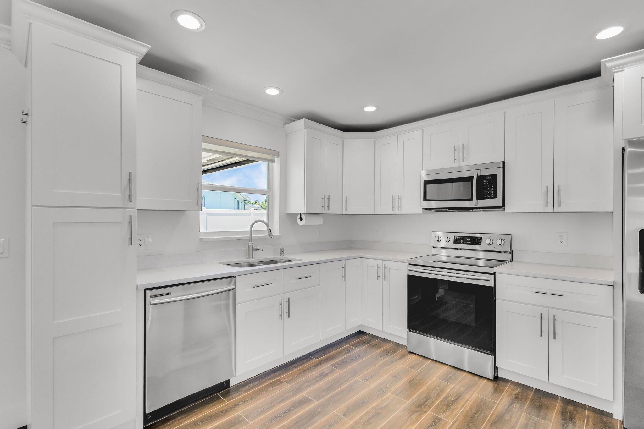 EASTVIEW MANOR - Residential Lease