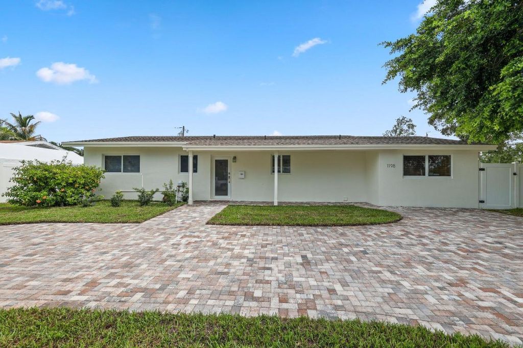 Photo of 1198 SW 3rd Street, Boca Raton, FL 33486 (MLS # R11155718)