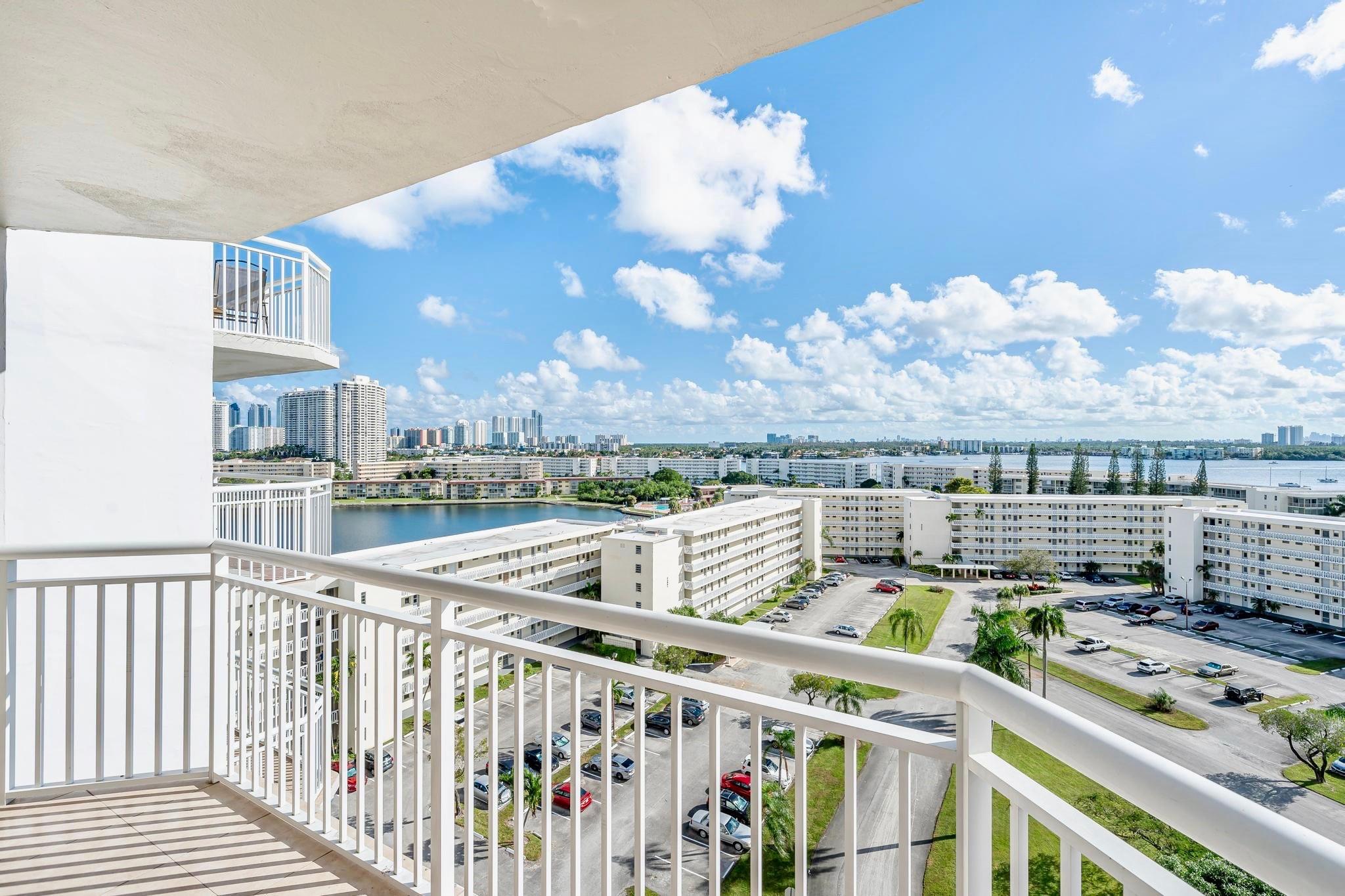 18031 Biscayne Blvd 1104