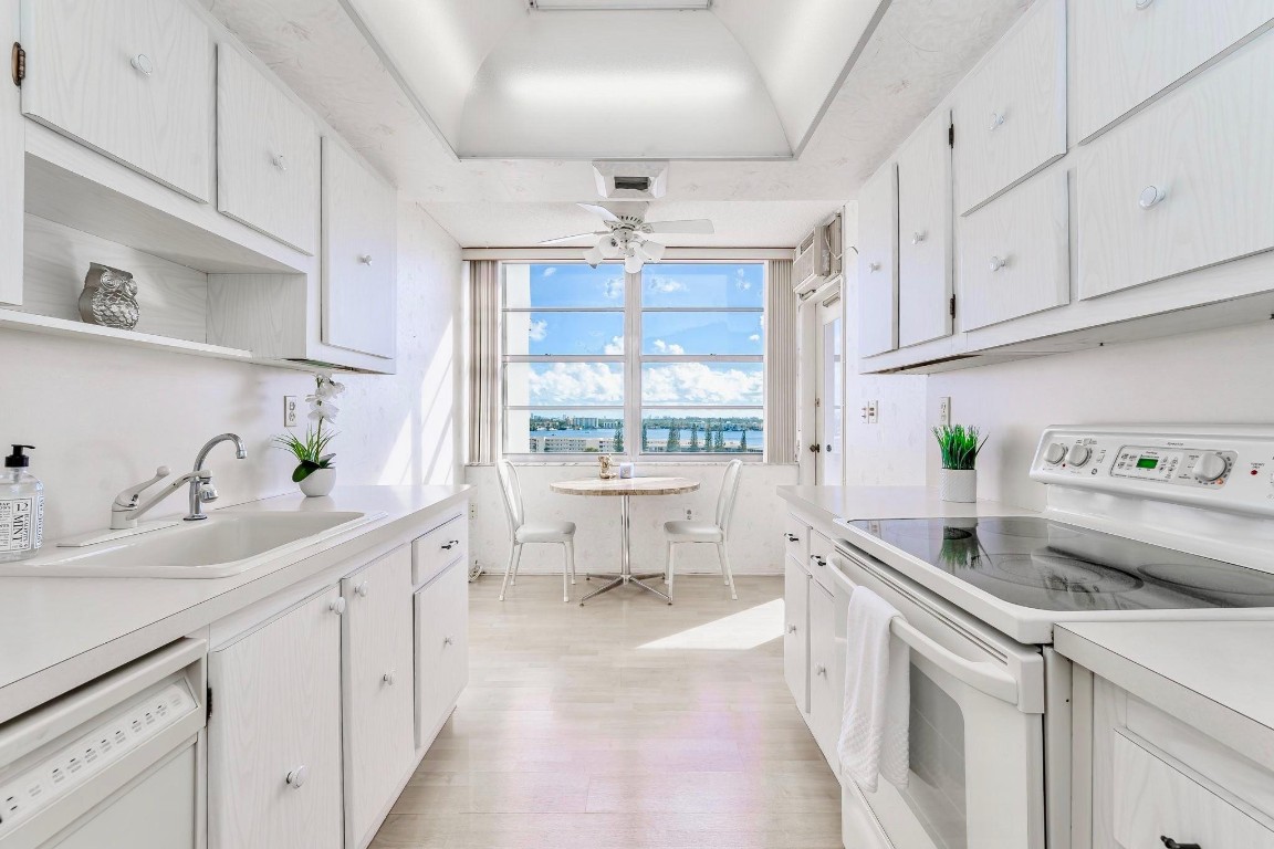 Del Prado - Residential