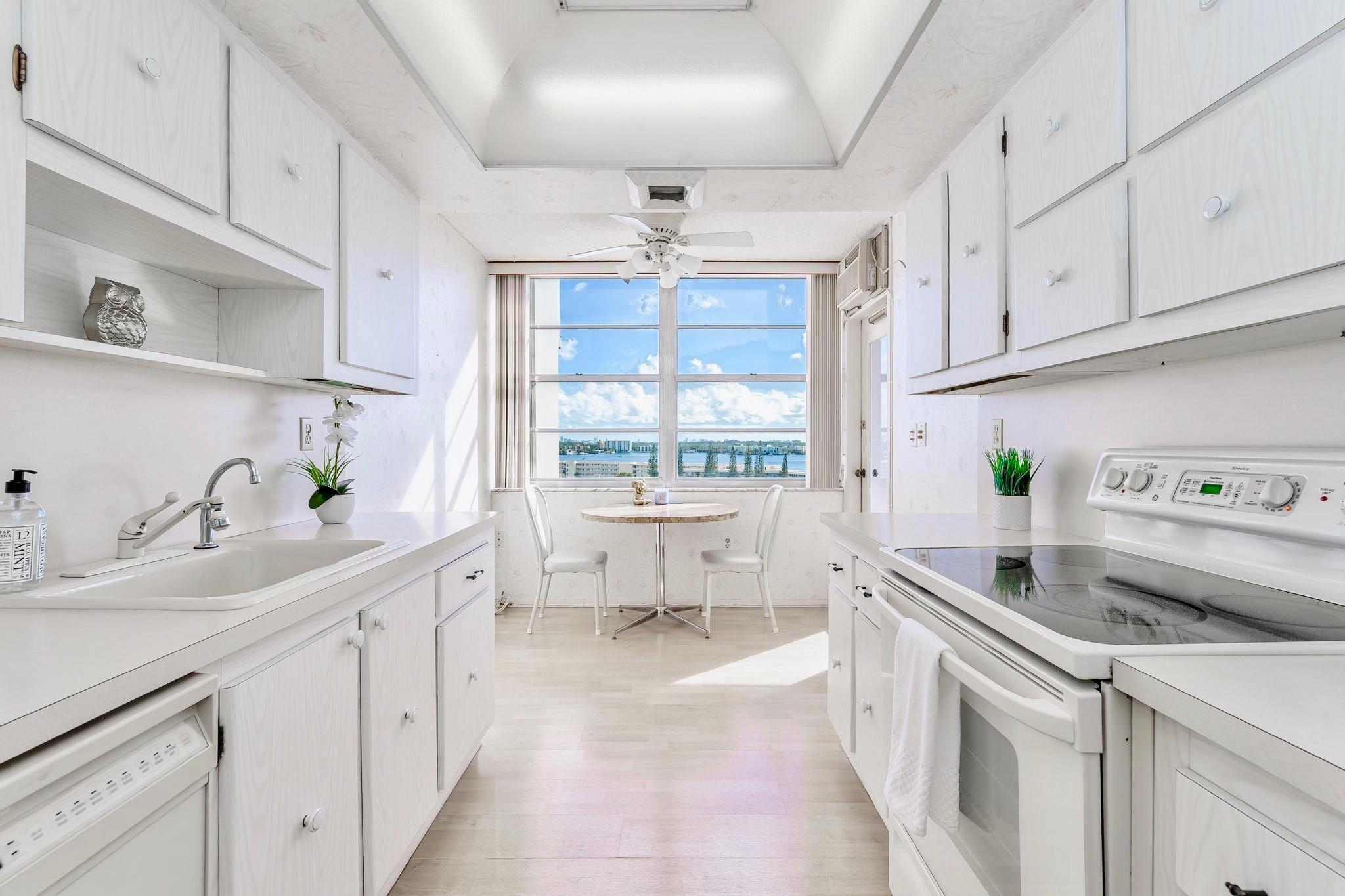 18031 Biscayne Blvd 1104