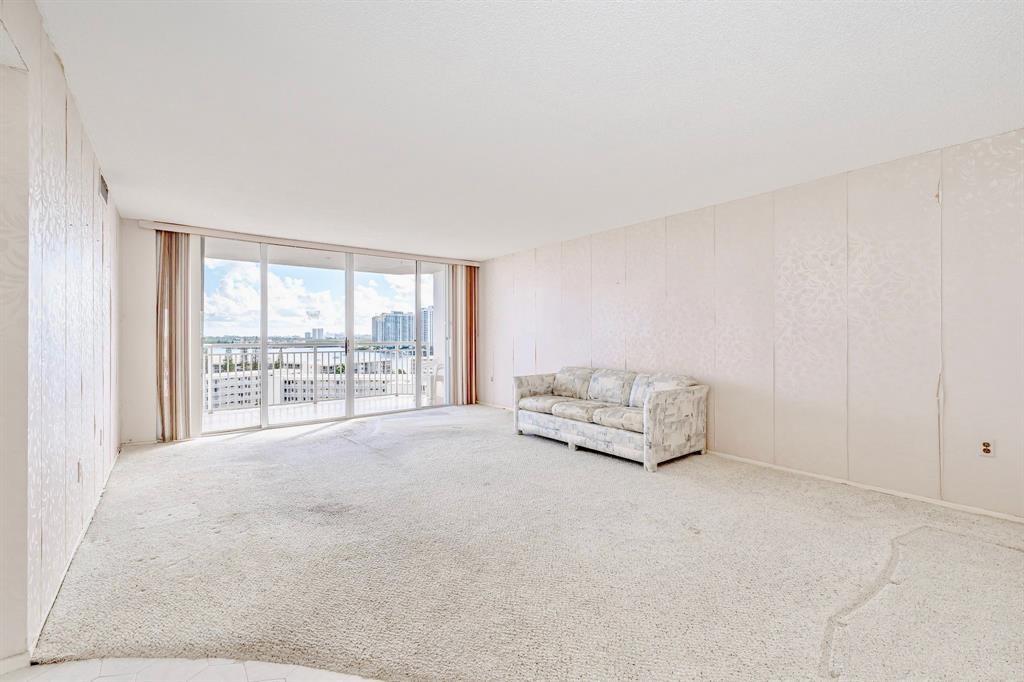 Del Prado - Residential