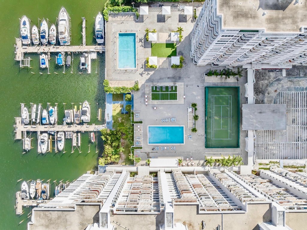 Del Prado - Residential