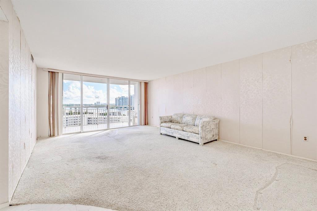 Del Prado - Residential