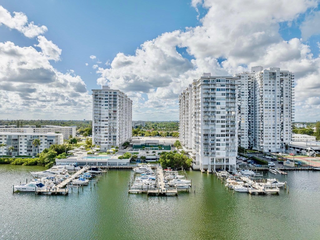 Del Prado - Residential