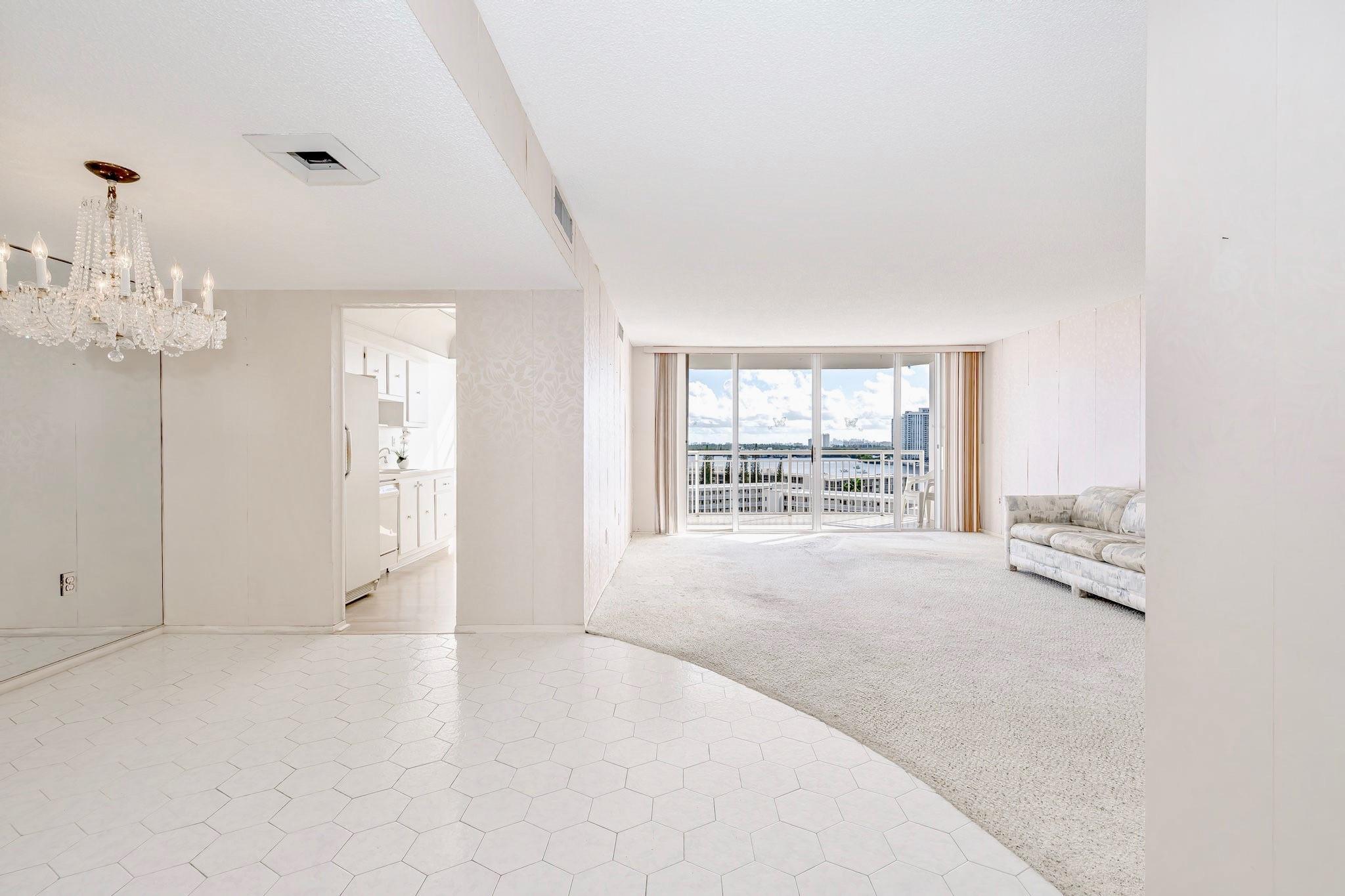 Del Prado - Residential