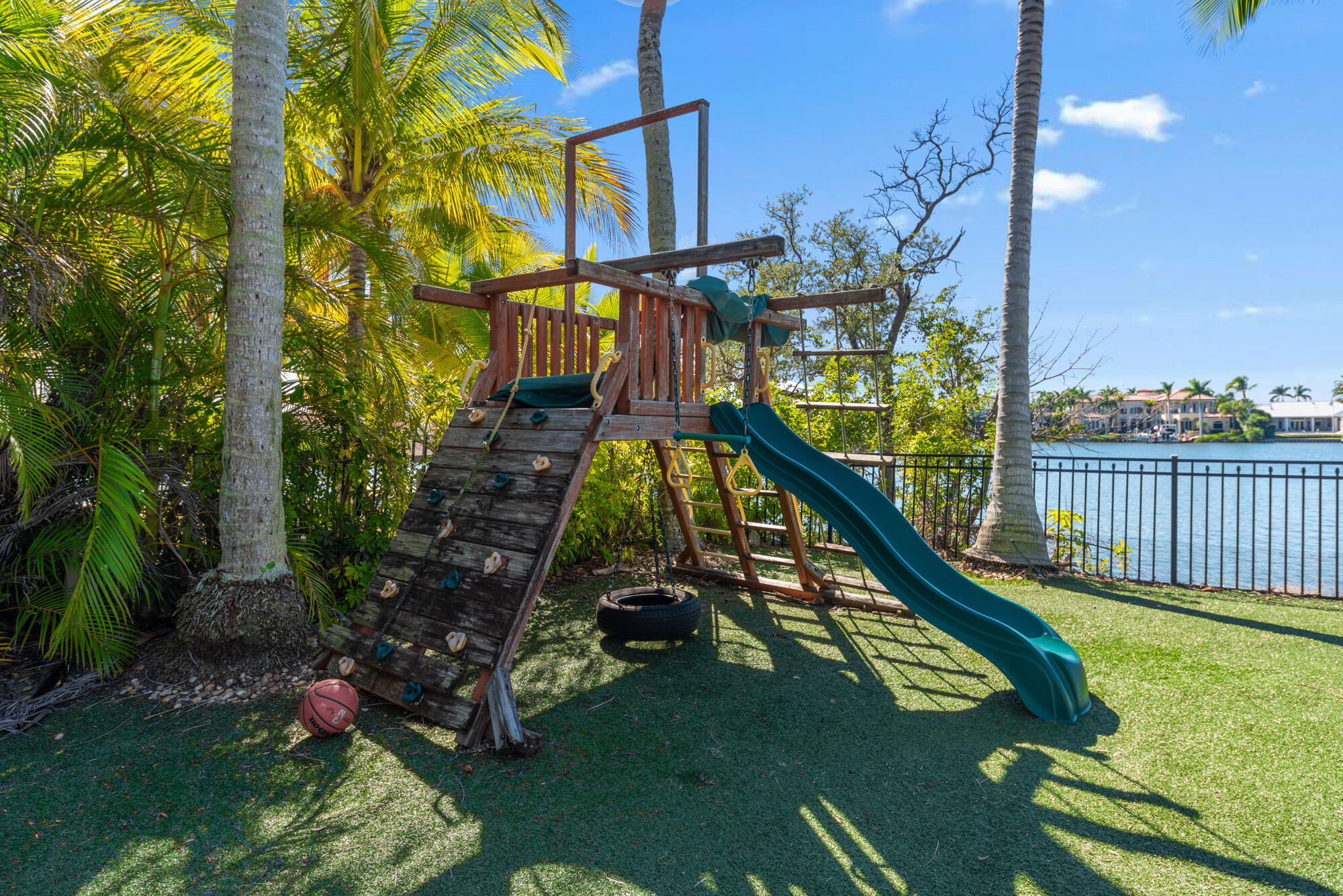 RIVERSIDE ON THE LOXAHATCHEE - Residential