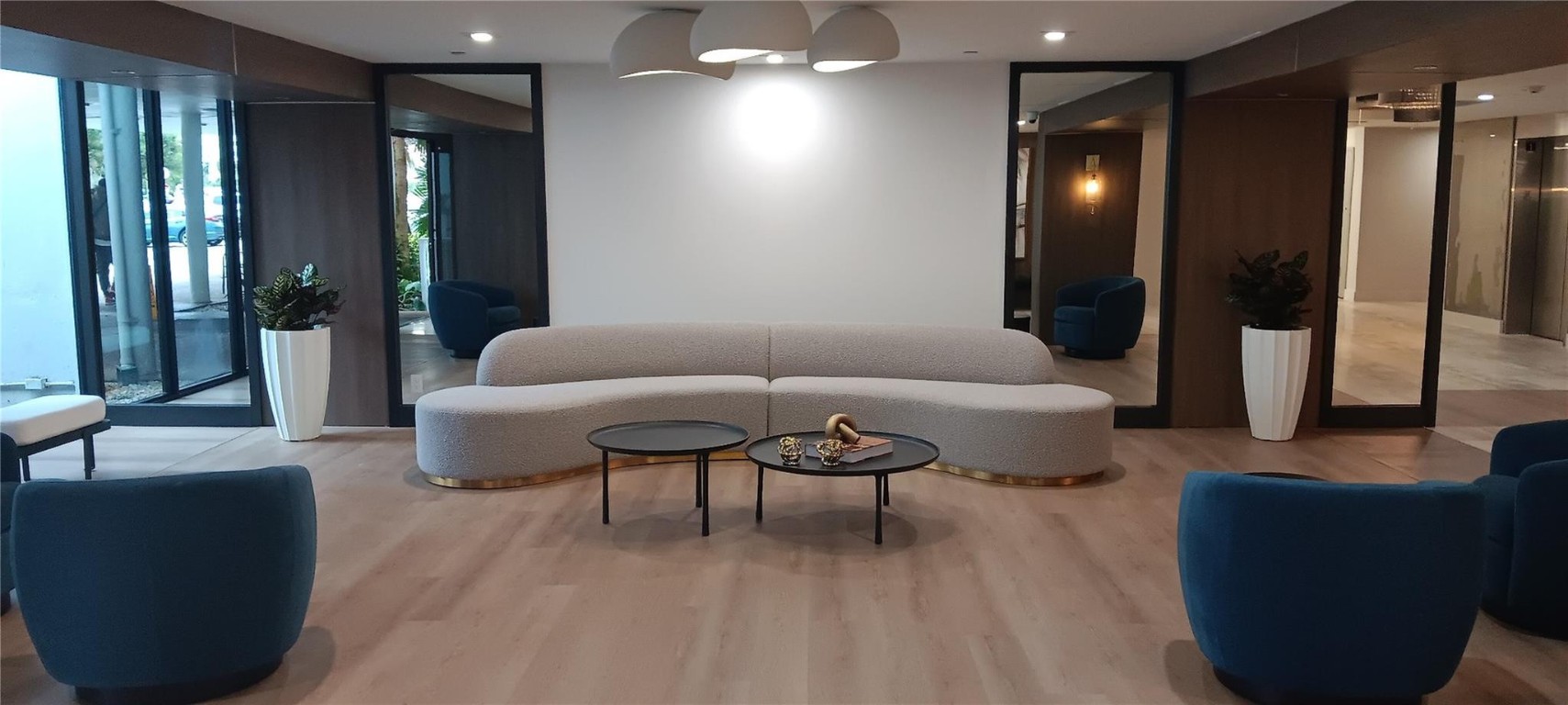 4200 Hillcrest Drive 201