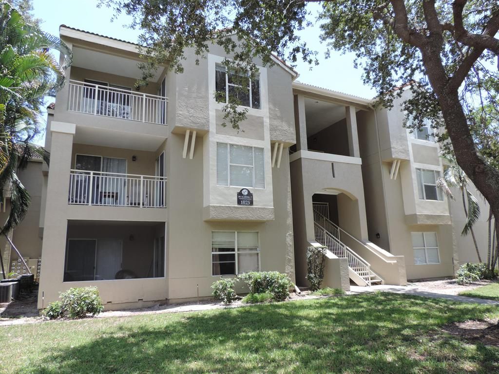 Photo of 1760 Palm Cove Boulevard #5-202, Delray Beach, FL 33445 (MLS # R10705363)