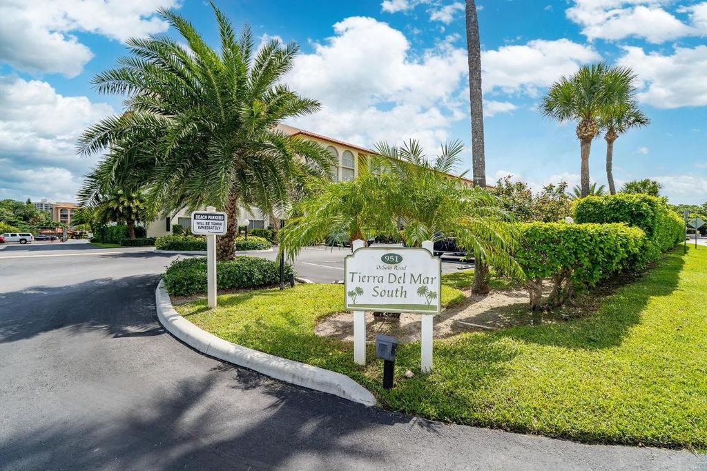 Photo of 951 De Soto Road #130, Boca Raton, FL 33432 (MLS # R11155008)