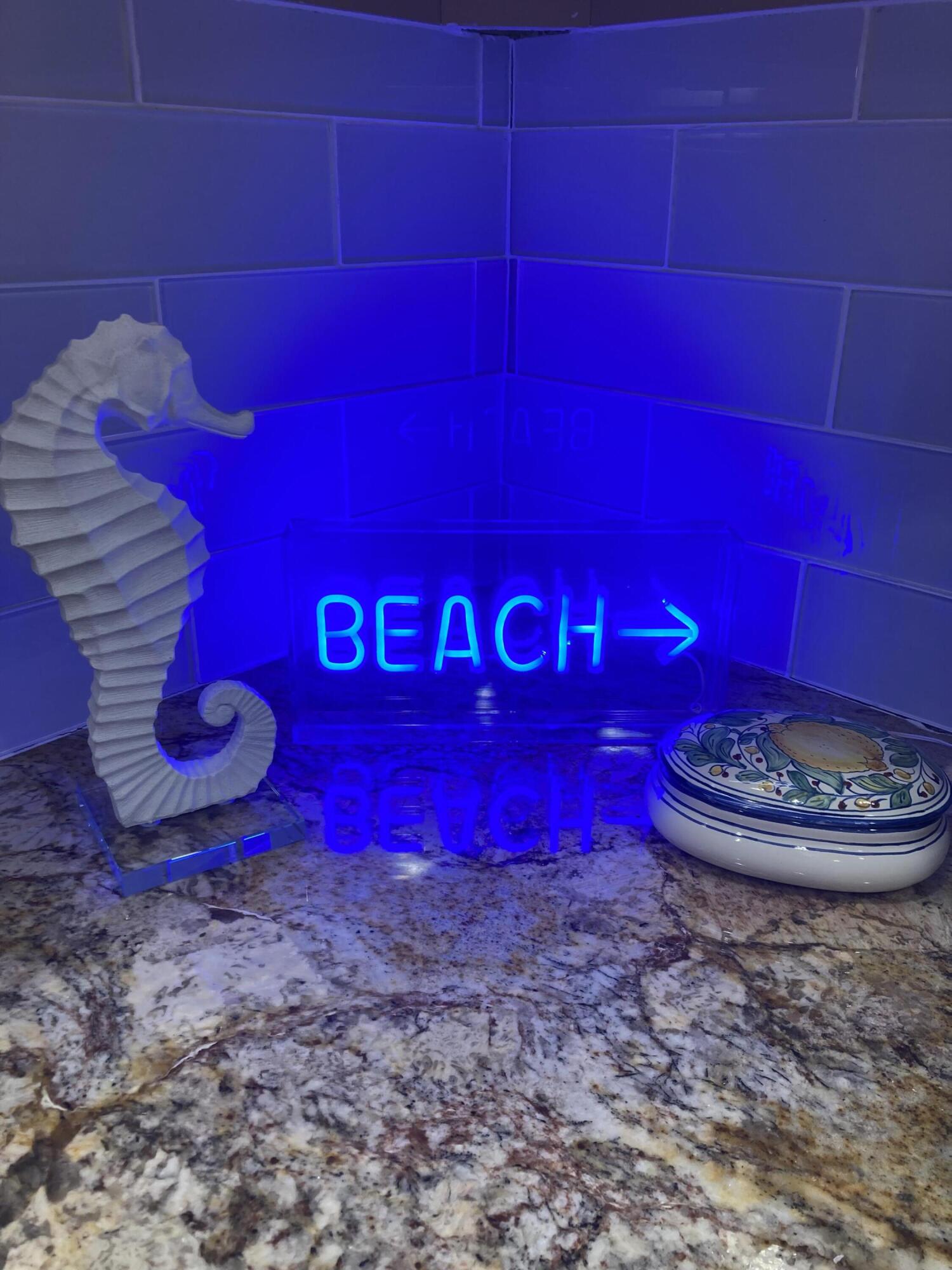 CRESTHAVEN VILLAS 3 CONDO - Residential