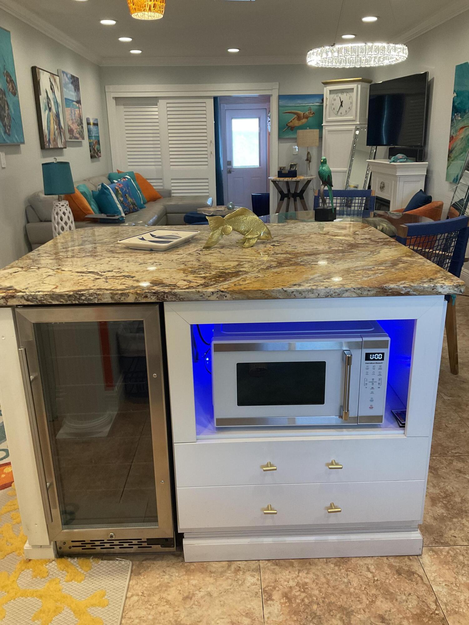 CRESTHAVEN VILLAS 3 CONDO - Residential