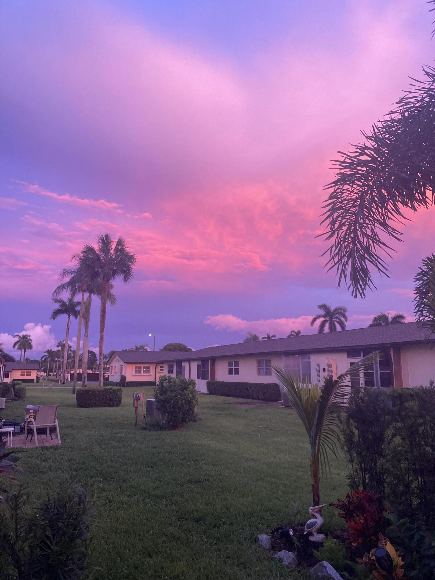 CRESTHAVEN VILLAS 3 CONDO - Residential