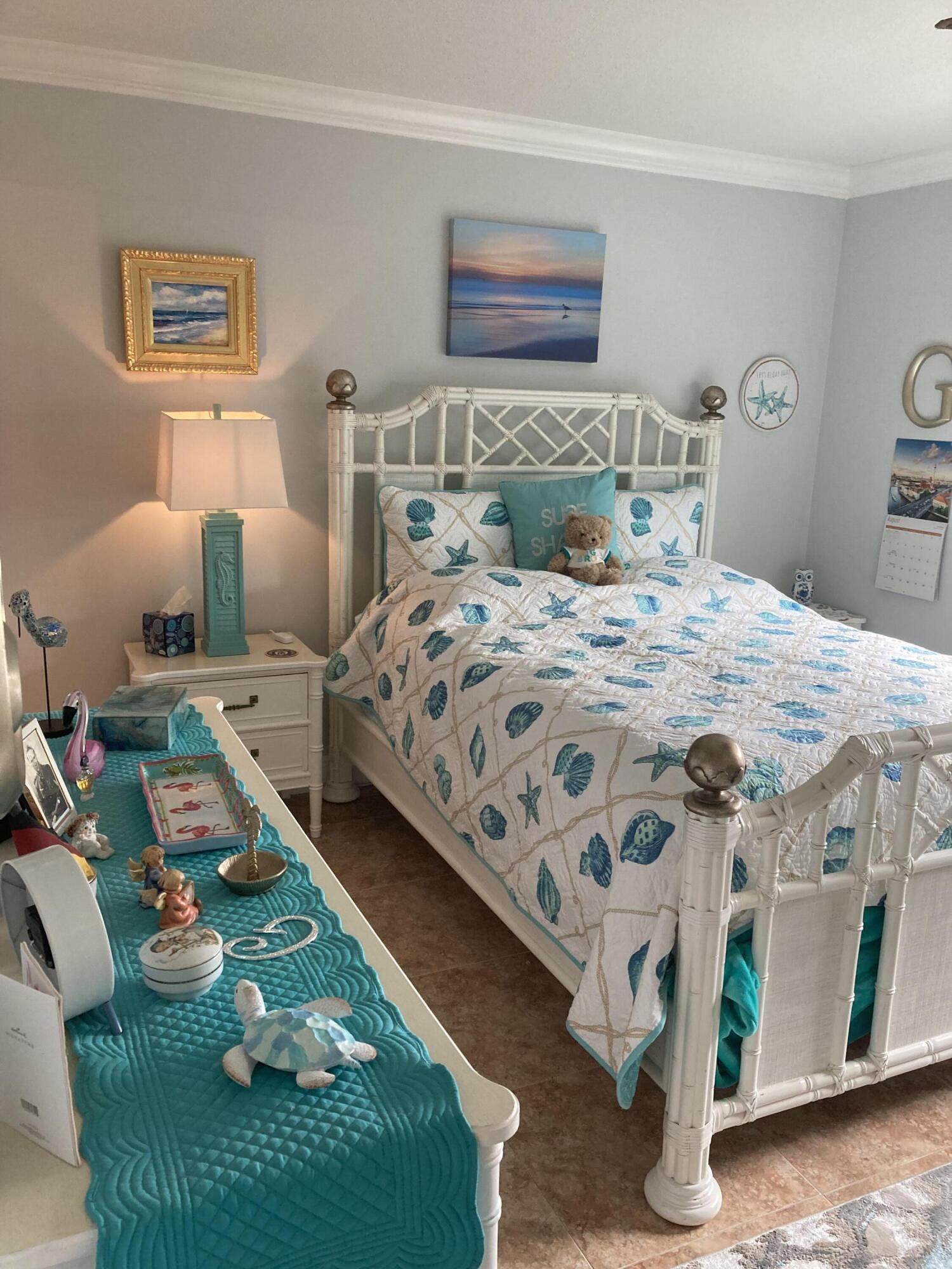 CRESTHAVEN VILLAS 3 CONDO - Residential