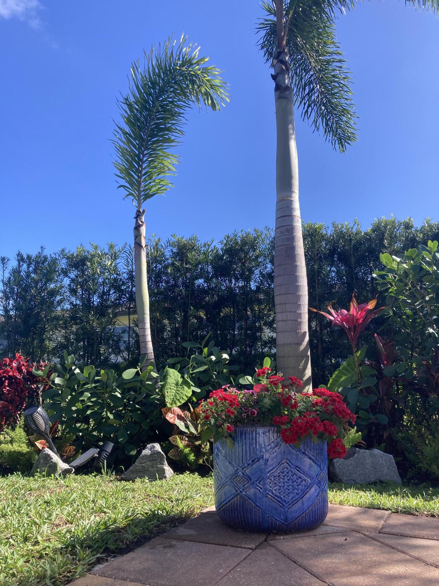 CRESTHAVEN VILLAS 3 CONDO - Residential