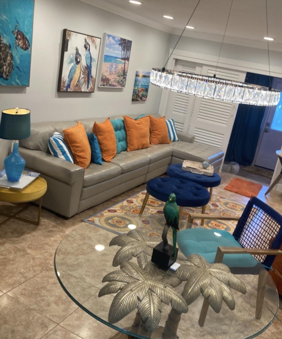 CRESTHAVEN VILLAS 3 CONDO - Residential