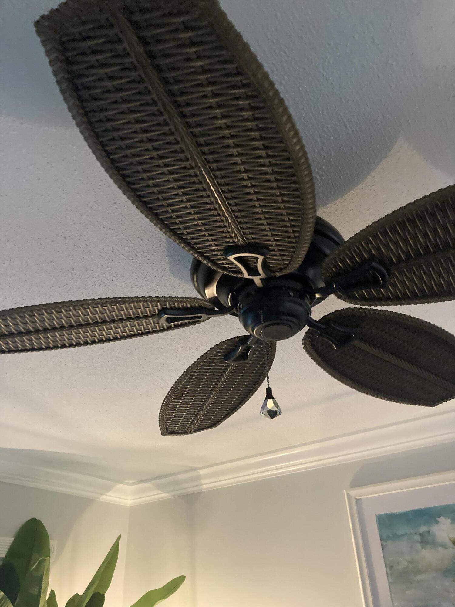 CRESTHAVEN VILLAS 3 CONDO - Residential