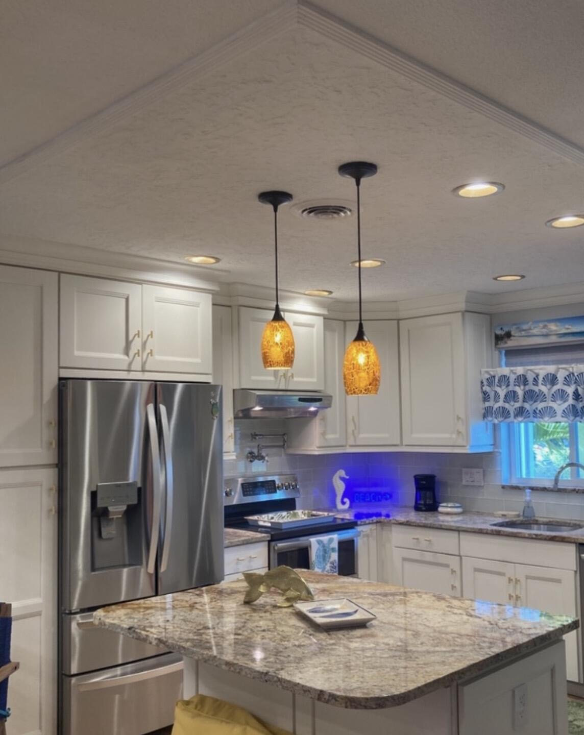 CRESTHAVEN VILLAS 3 CONDO - Residential