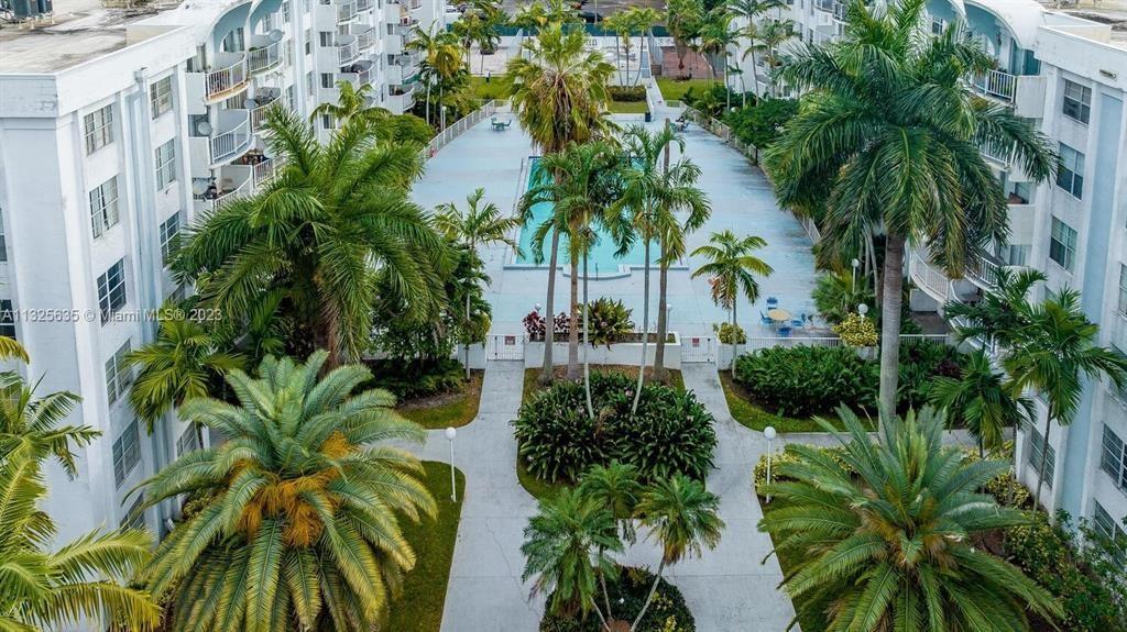 MOTIVATED SELLER - 2 bedroom, 2 Bath large floor plan, large master bedroom with walking closet. Building right next to major highways gym and swim pool. Can rent immediately. All assessments paid. Motivated seller with cash quick close deal. Seller financing available. Unit is not move in ready, needs kitchen and some freshening. Unit subject to rent with sale of unit.
