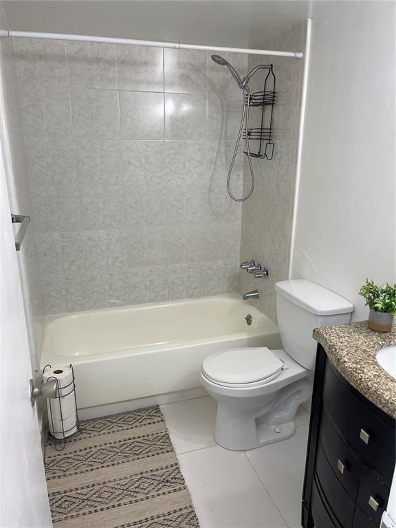 488 NW 165th Street Rd 309B