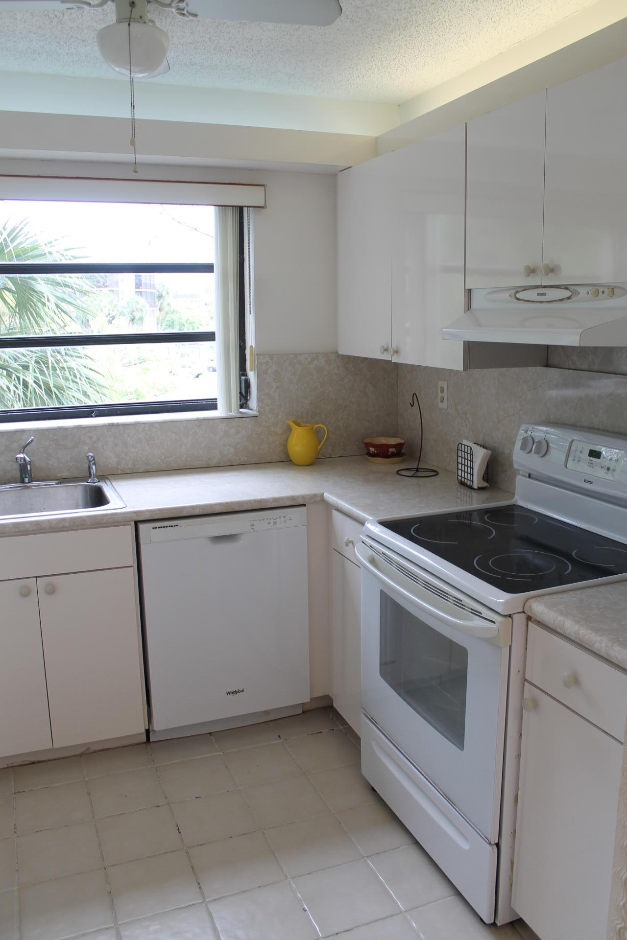 COLONY POINT 3 CONDO - Residential