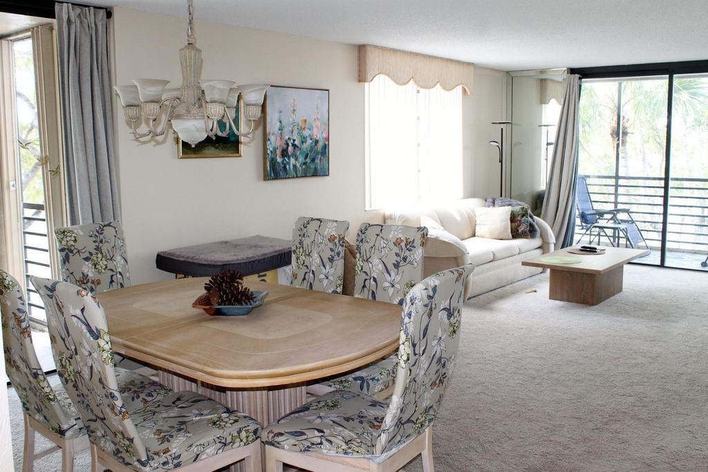 Photo of 1100 Colony Point Circle Circle #314, Pembroke Pines, FL 33026 (MLS # B26009071)