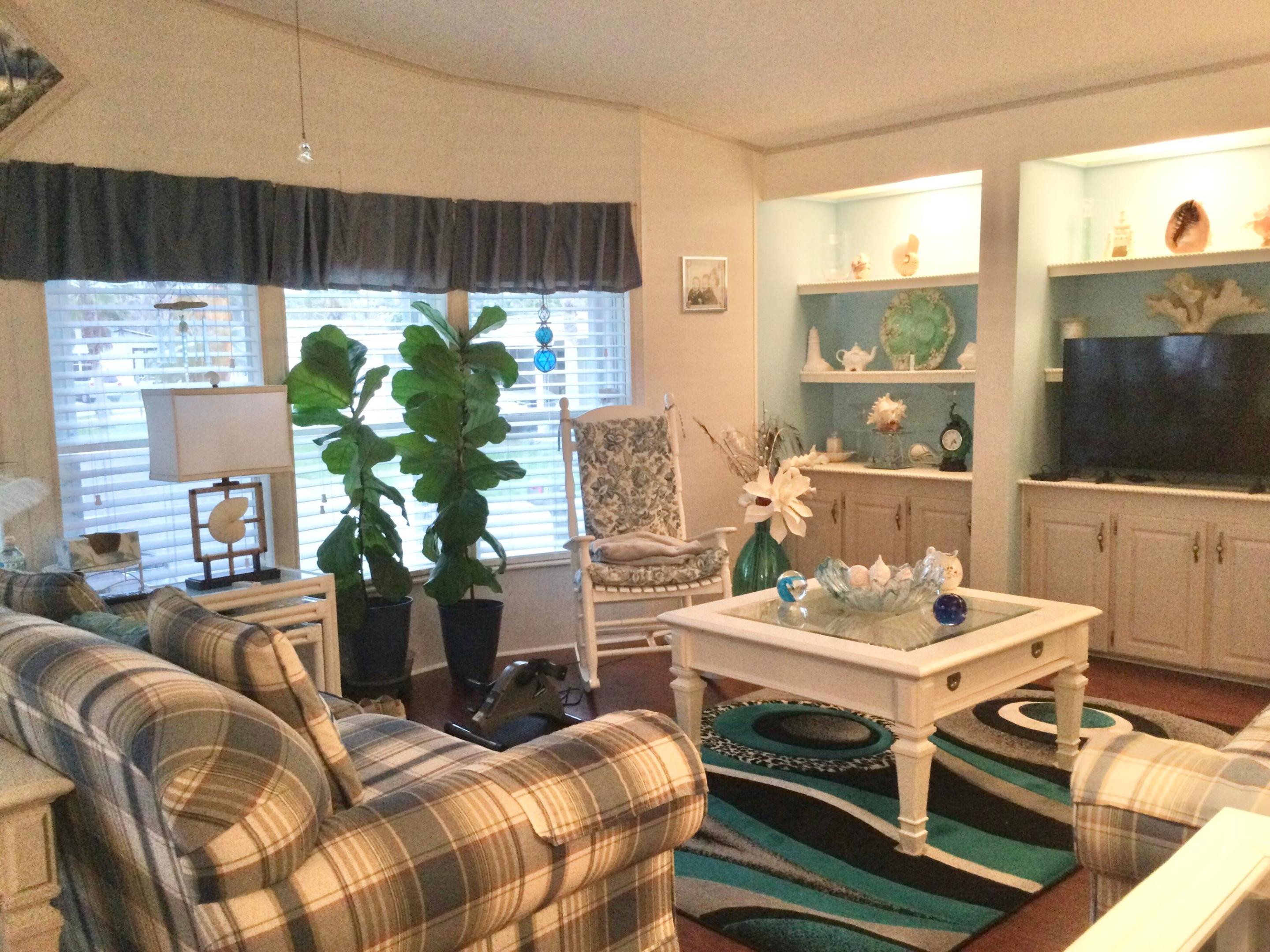 SPANISH LAKES LEASEHOLD ESTATES - Residential