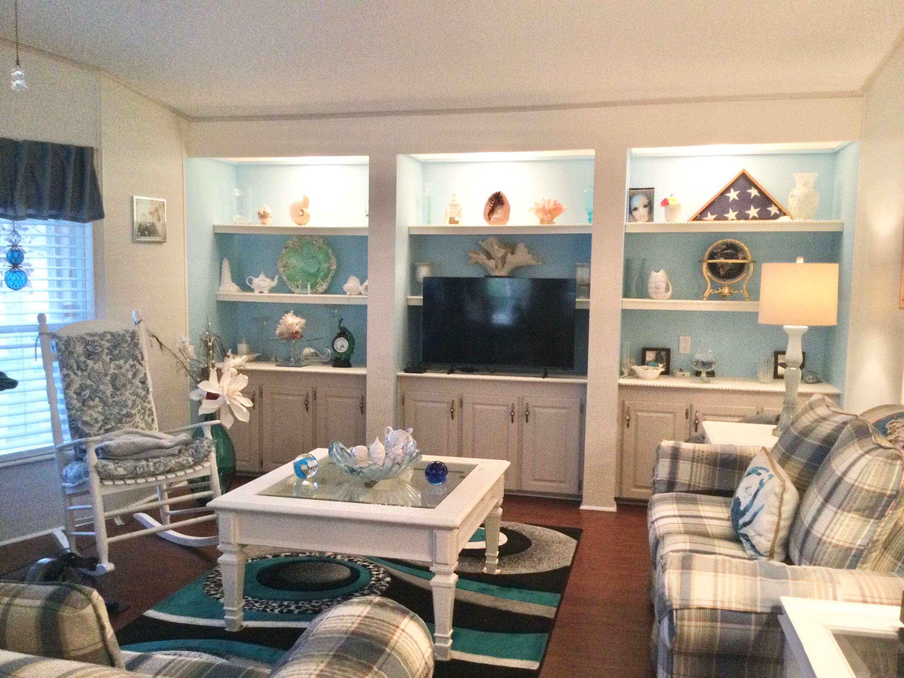 SPANISH LAKES LEASEHOLD ESTATES - Residential