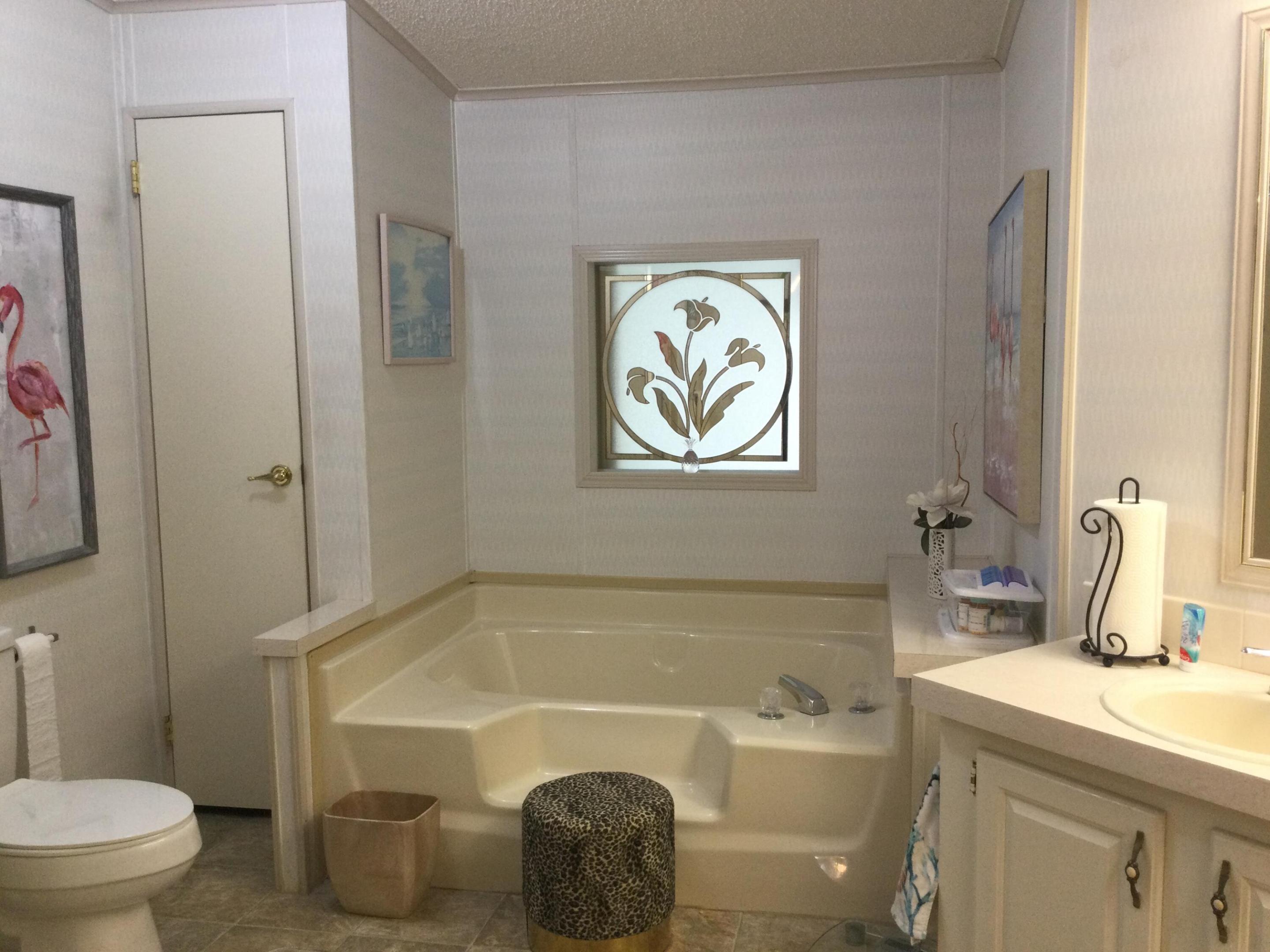 SPANISH LAKES LEASEHOLD ESTATES - Residential