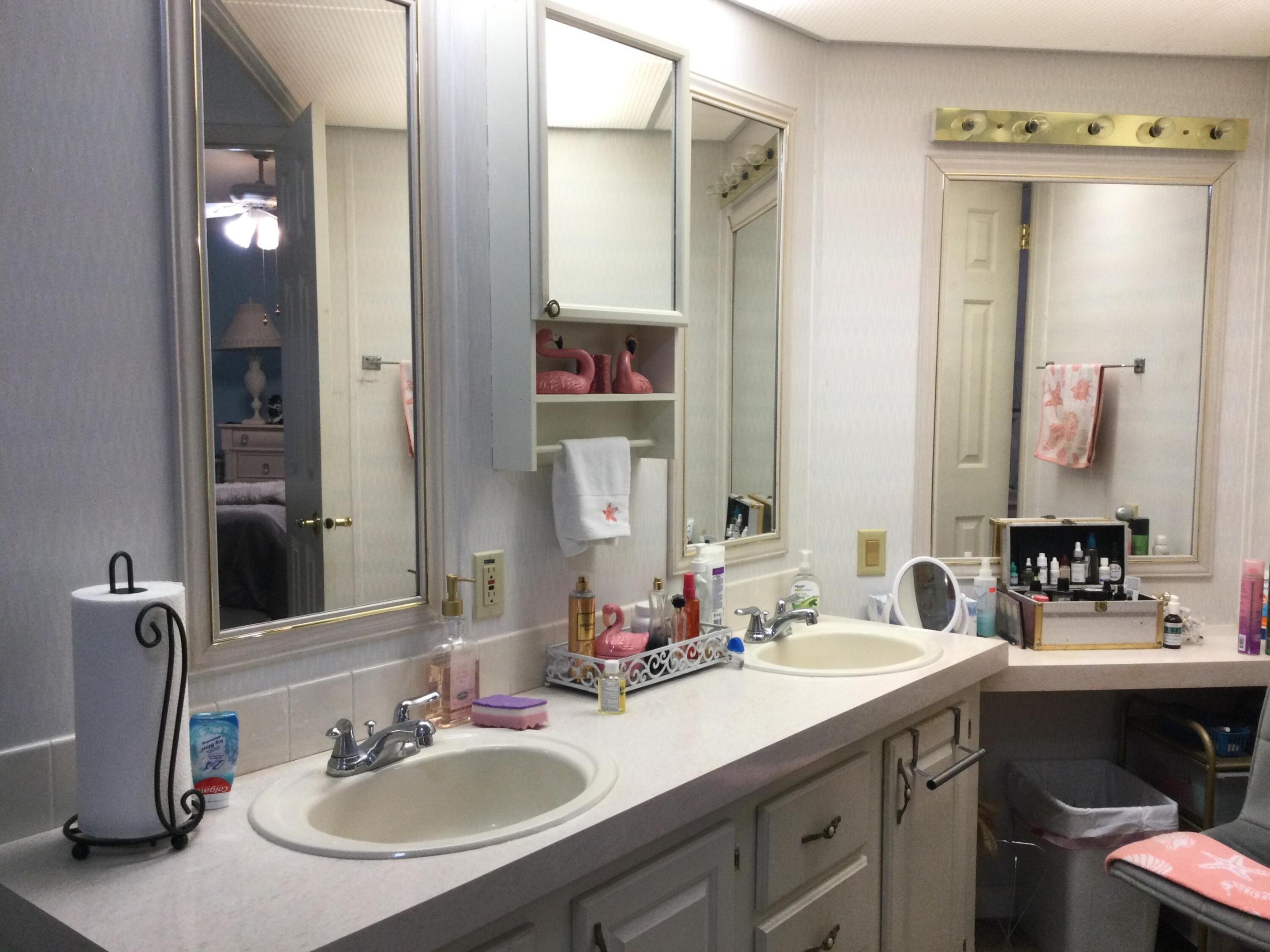 SPANISH LAKES LEASEHOLD ESTATES - Residential