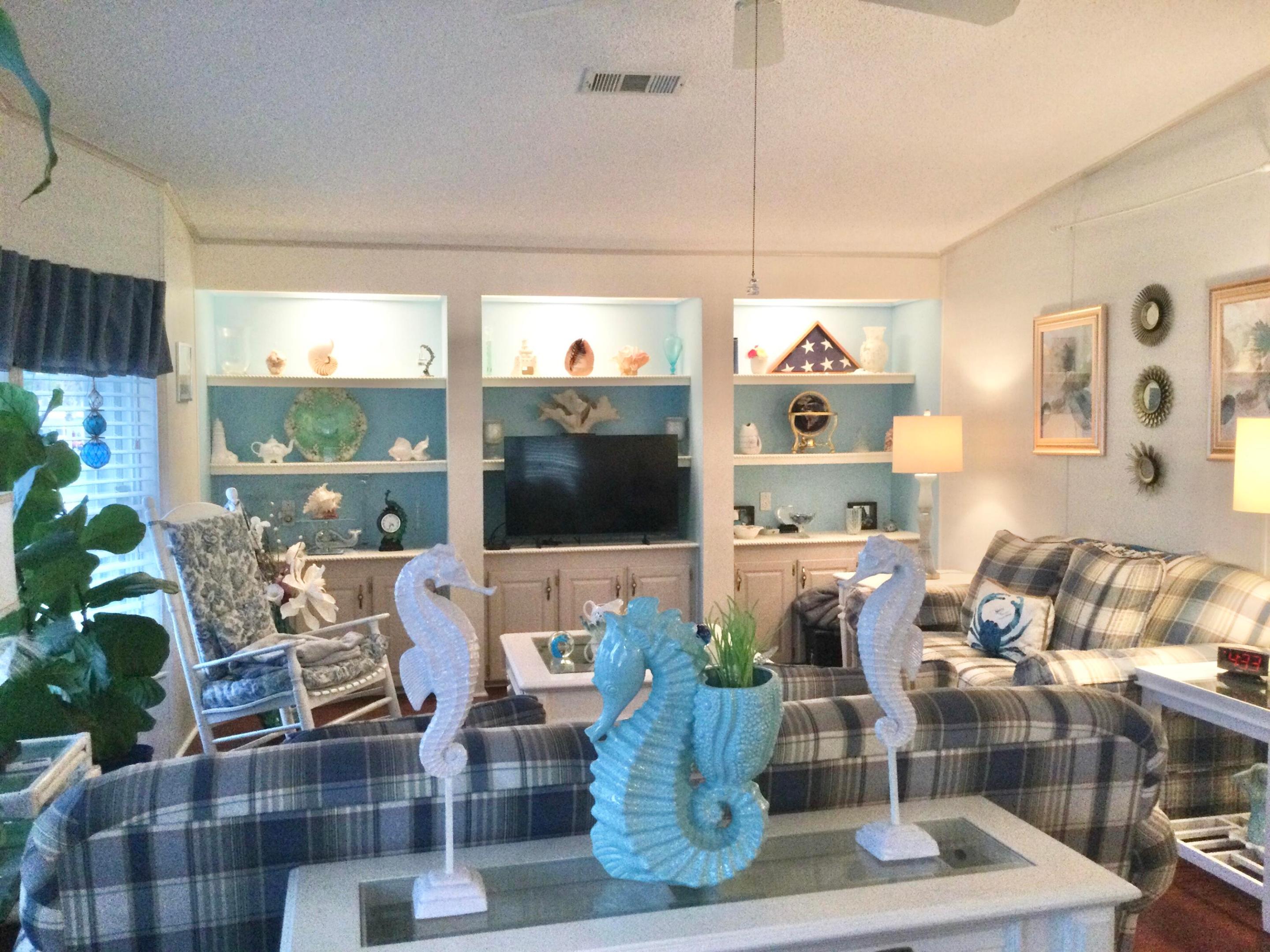 SPANISH LAKES LEASEHOLD ESTATES - Residential