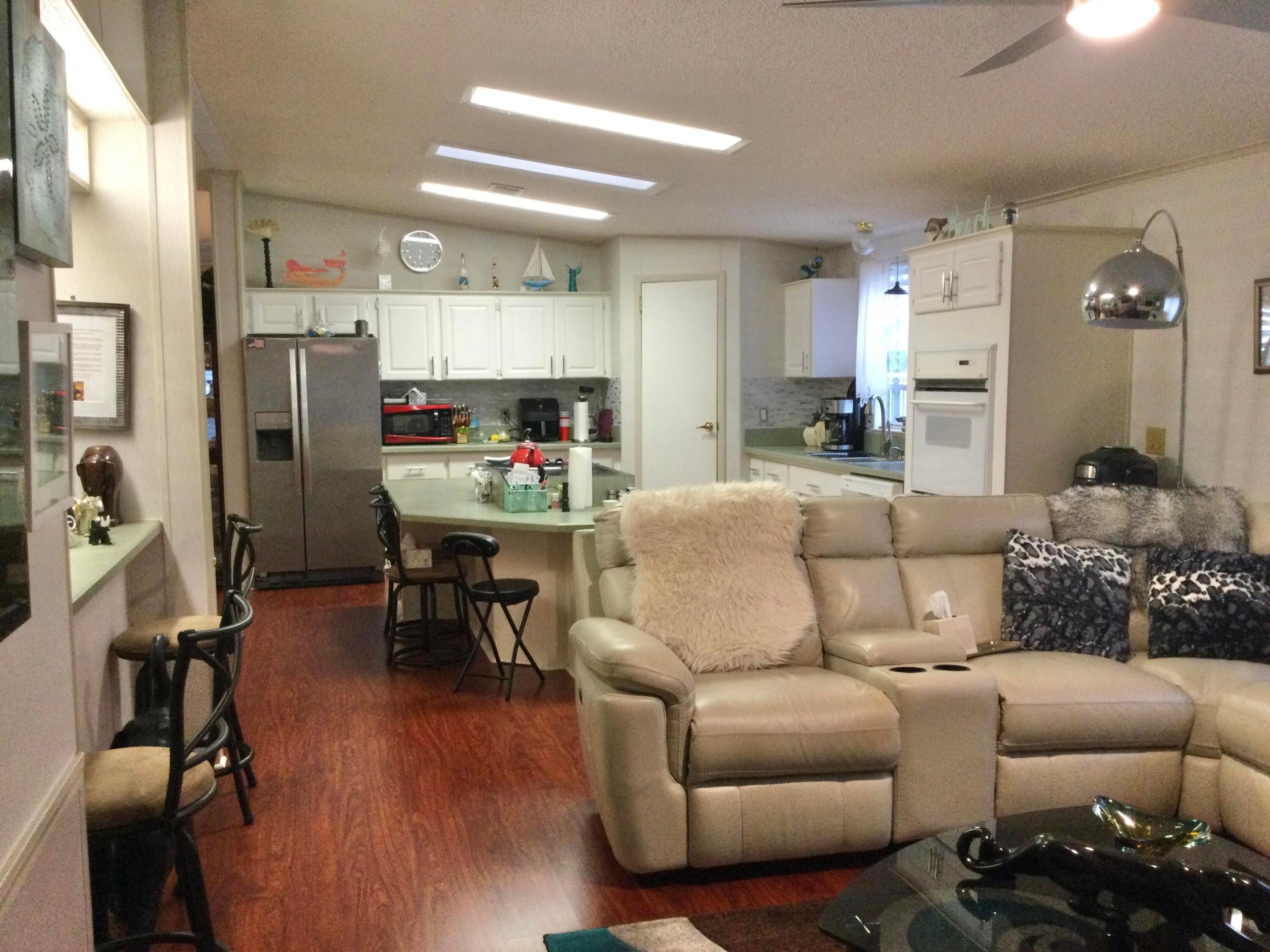 SPANISH LAKES LEASEHOLD ESTATES - Residential