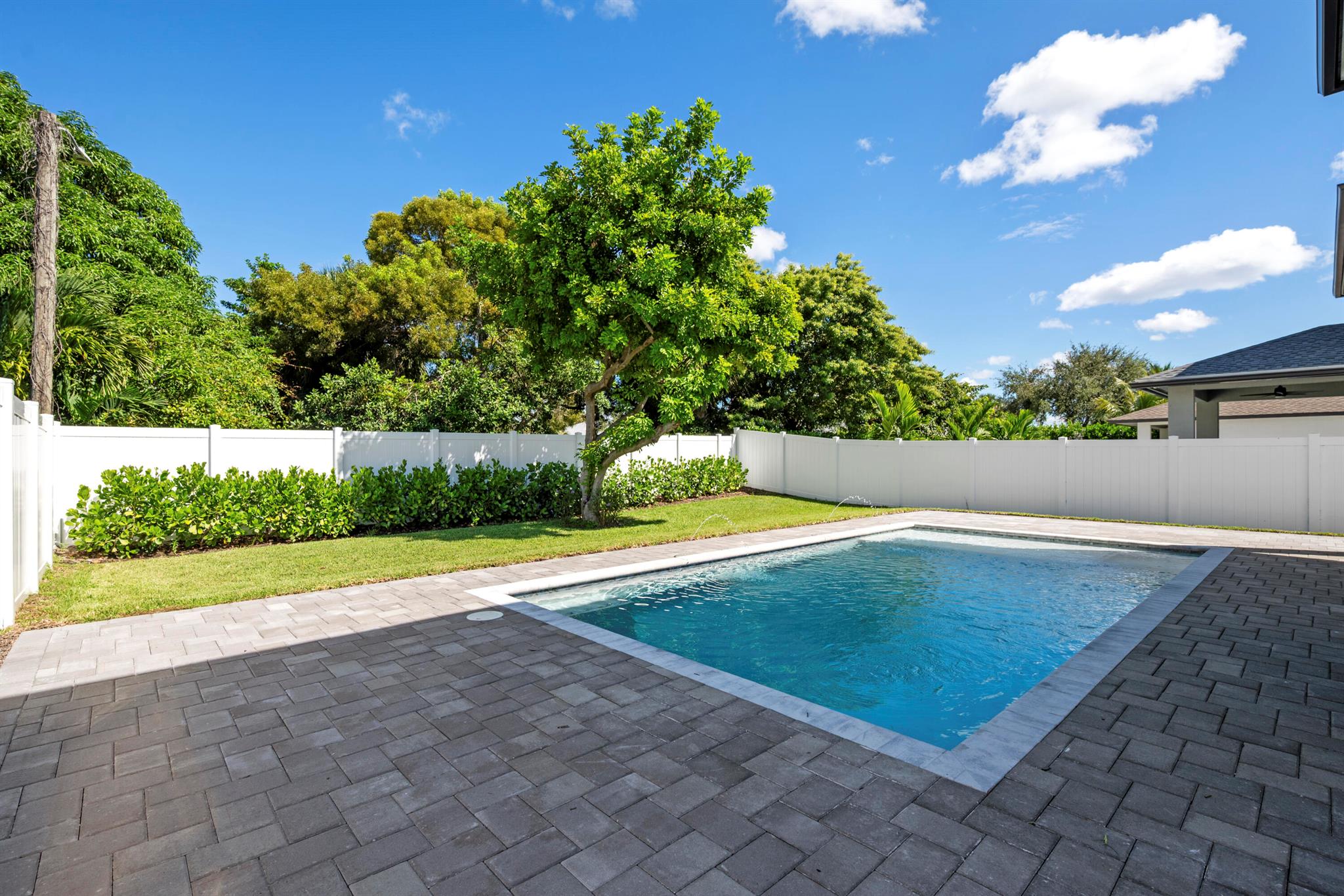 SOUTHRIDGE - Residential Lease