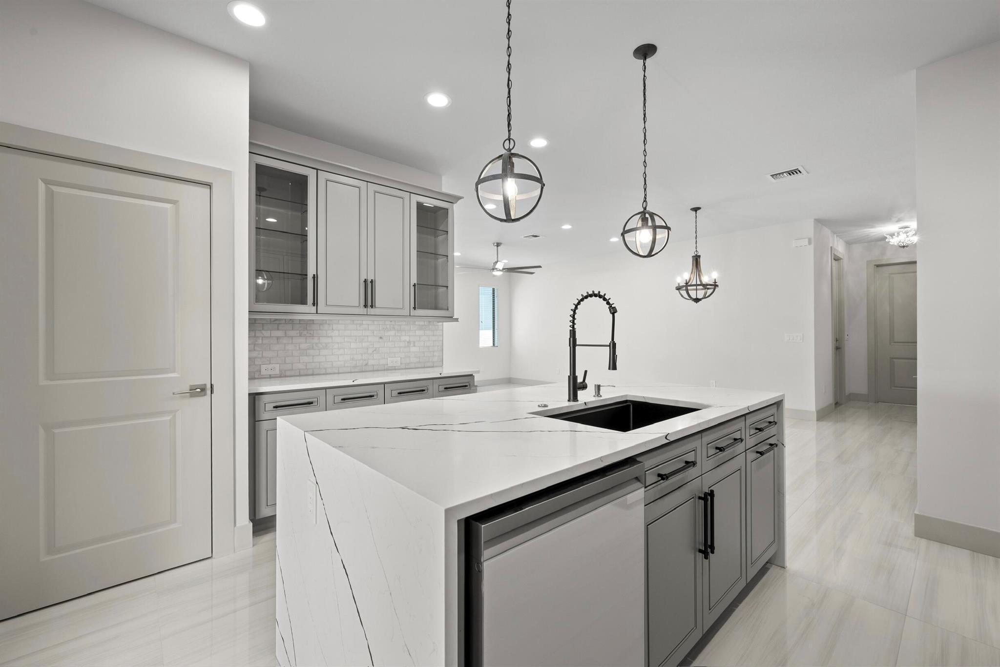 SOUTHRIDGE - Residential Lease