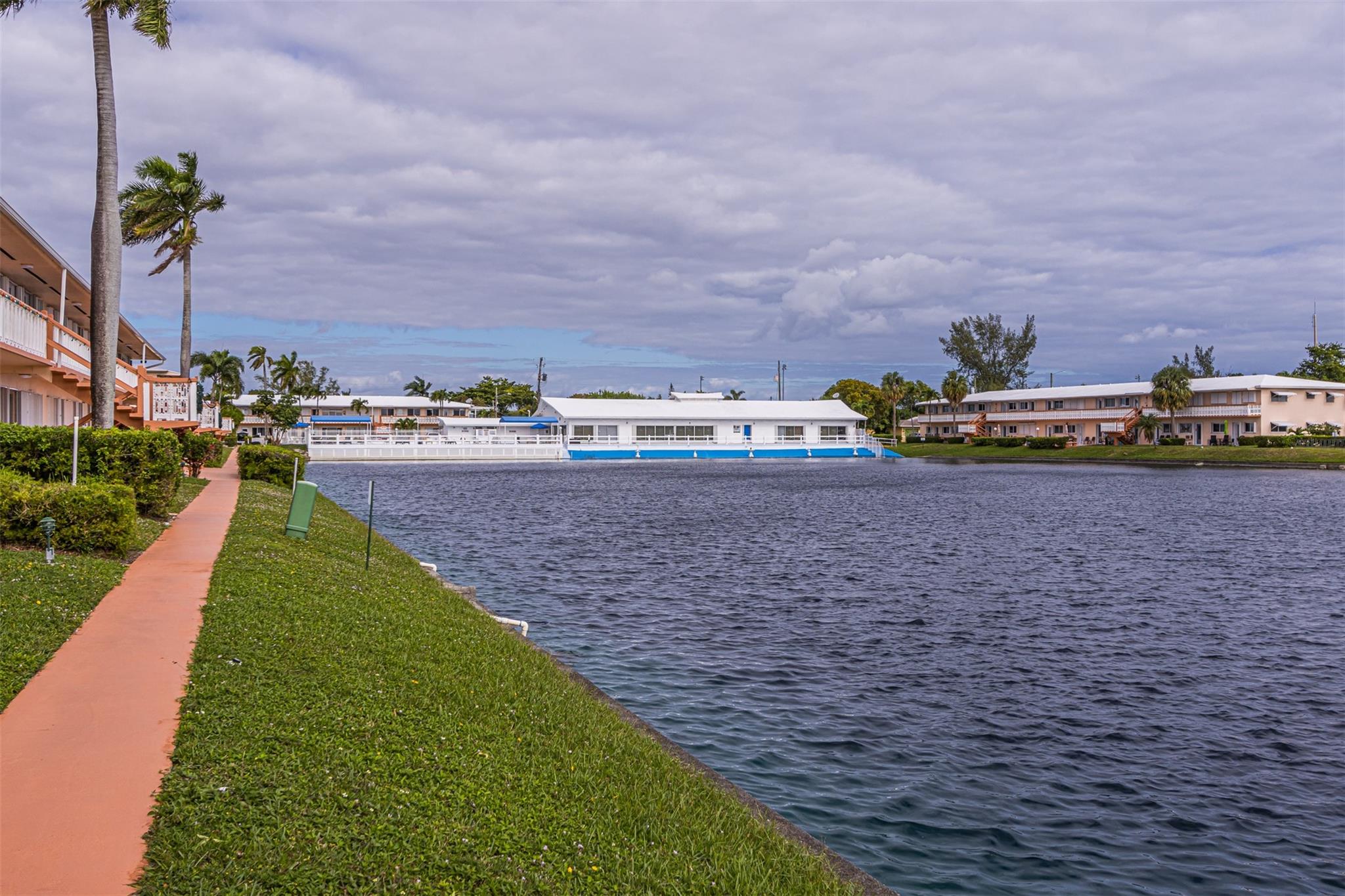 ROLEN LAKE - Residential