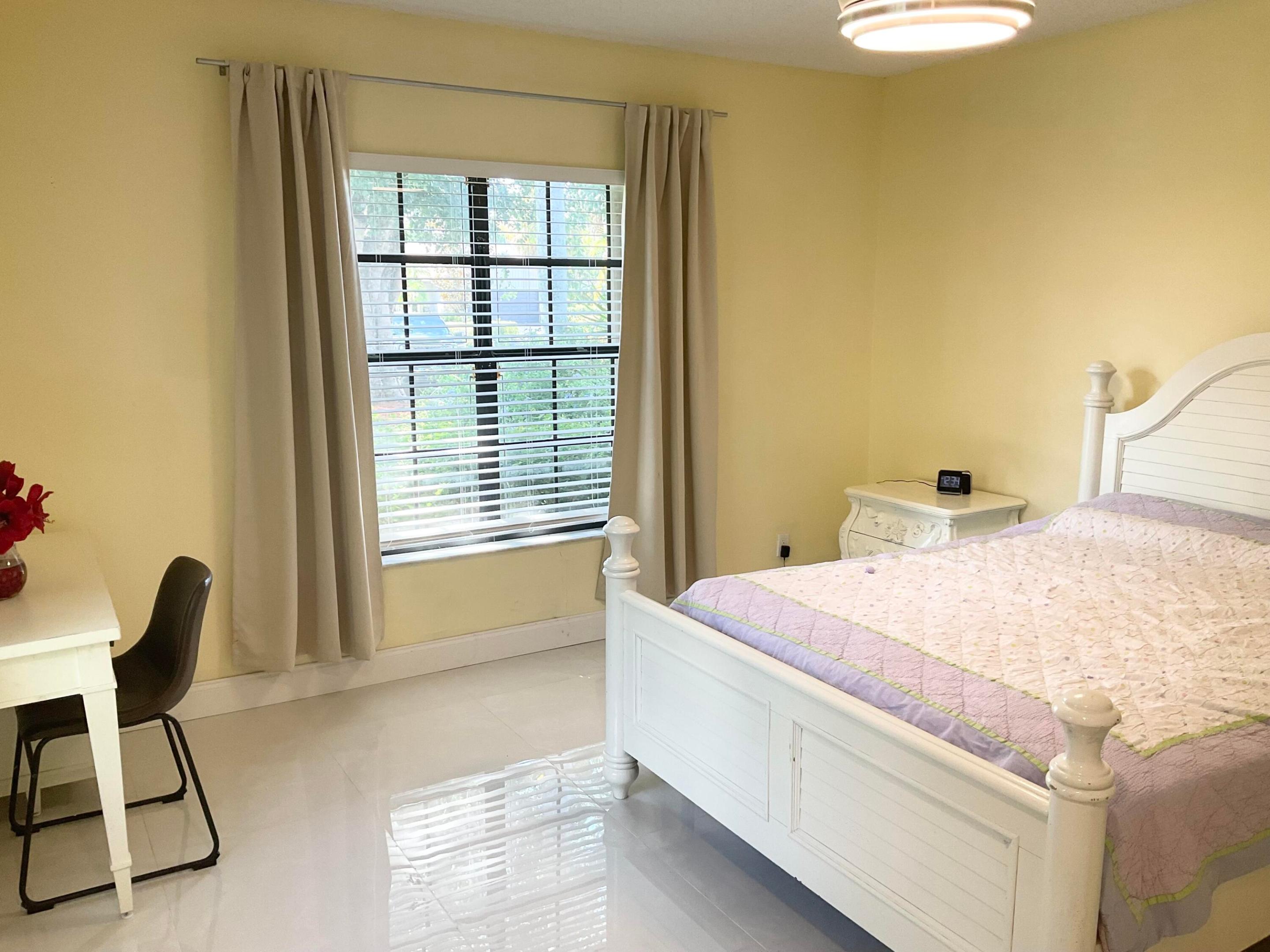 OAK WOOD - Residential