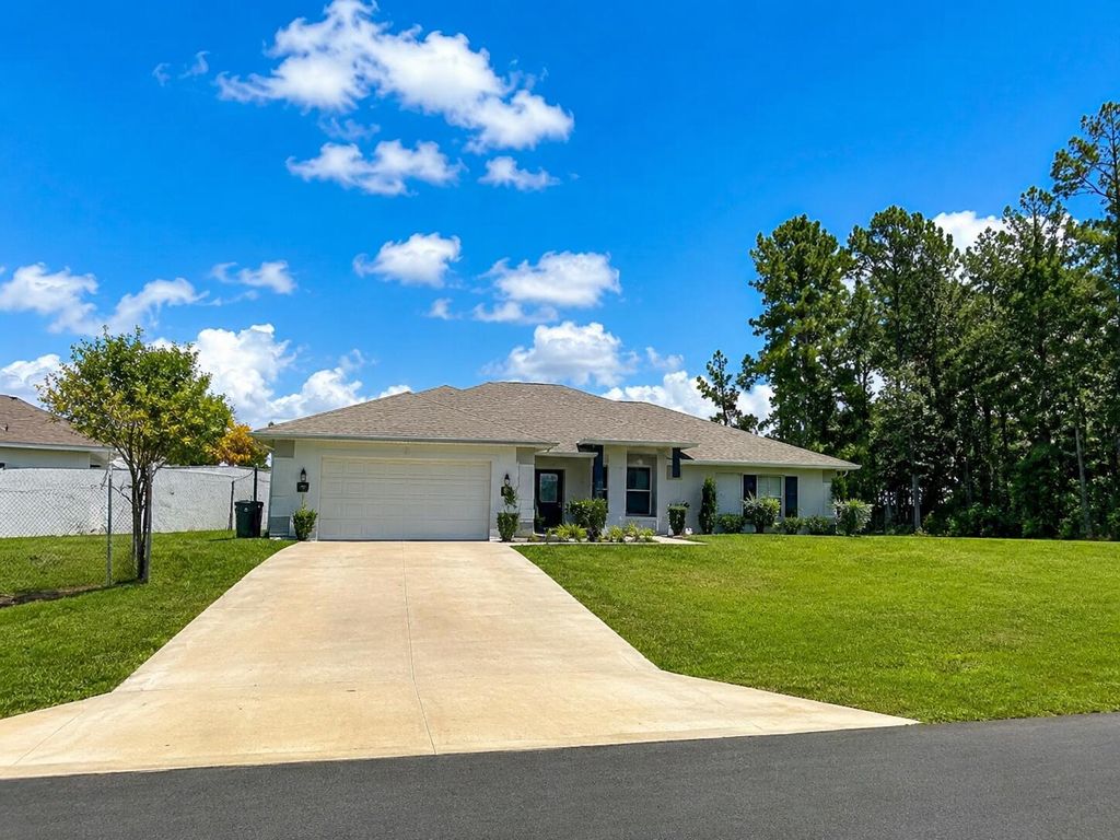 Photo of 15329 SW 65th Ter Road, Ocala, FL 34473 (MLS # B26038740)