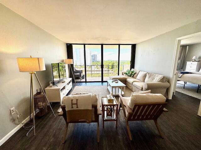 PALM BEACH HOUSE CONDO - Residential