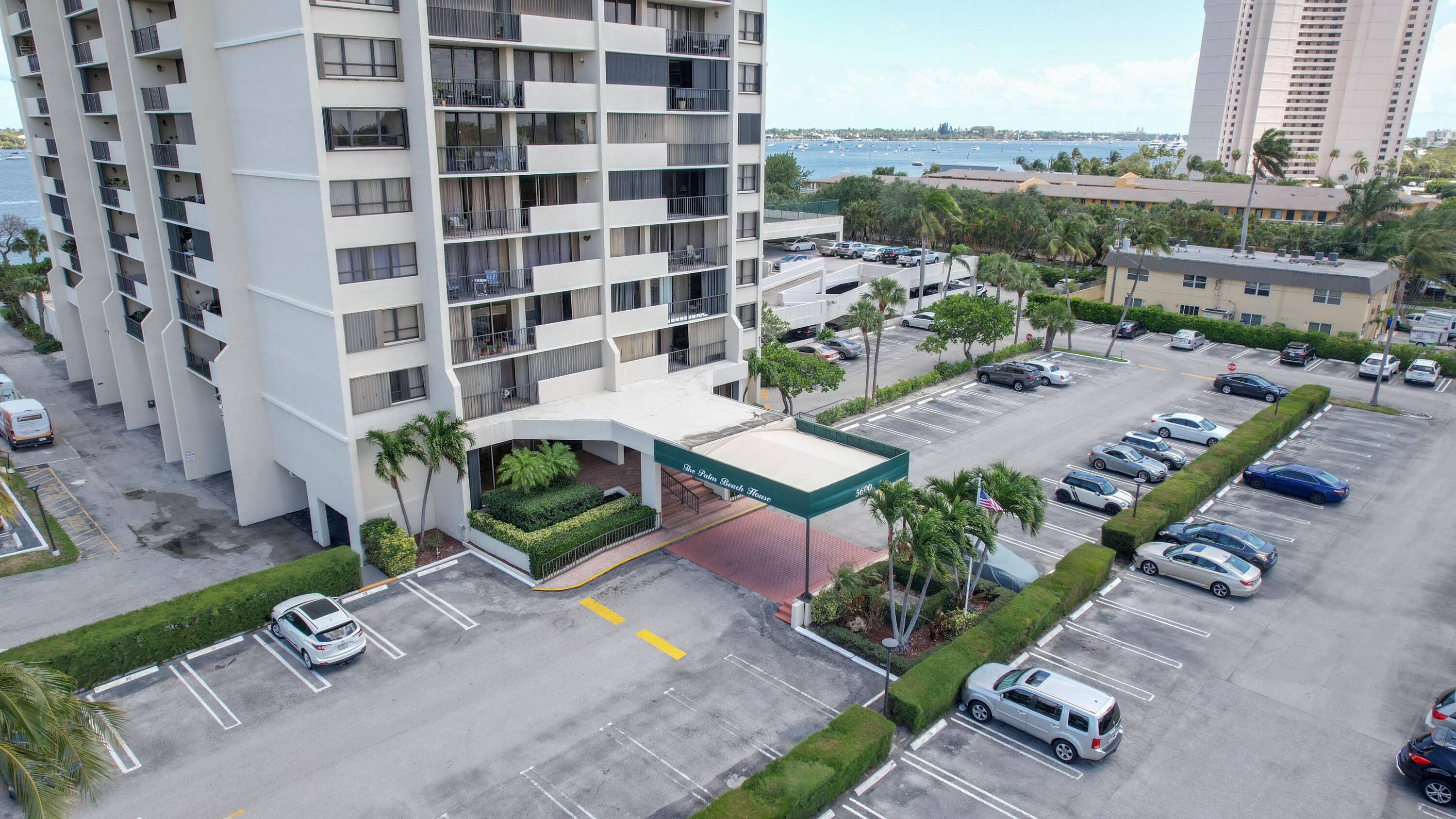 PALM BEACH HOUSE CONDO - Residential