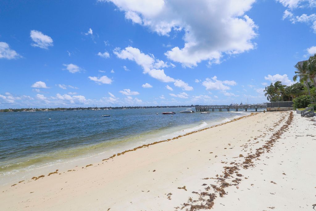 Photo of 5600 N Flagler Drive #904, West Palm Beach, FL 33407 (MLS # B26016653)