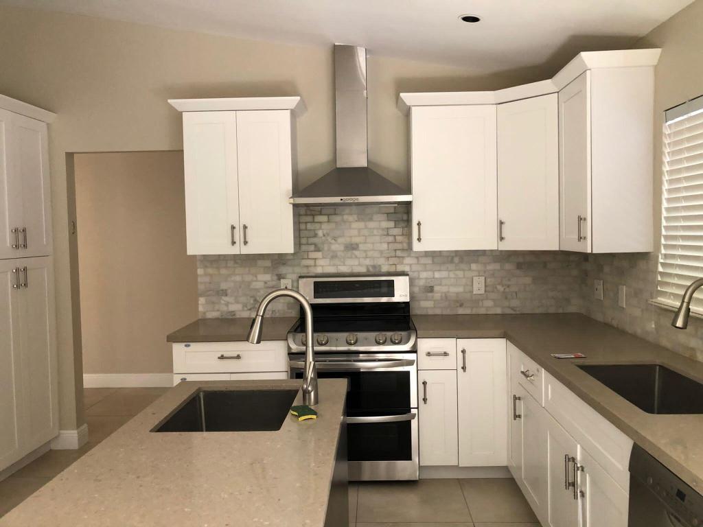 THORNHILL ESTATES - Residential Lease