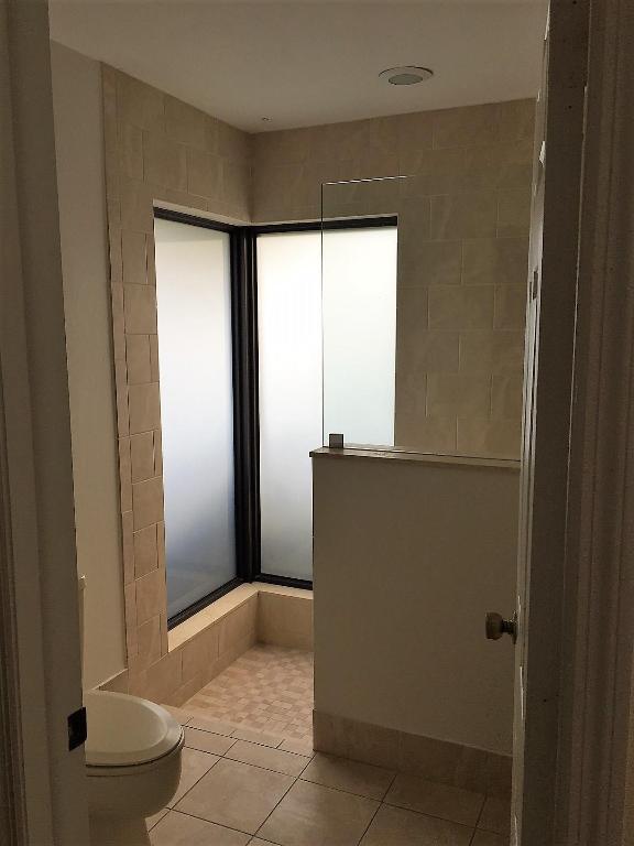 THORNHILL ESTATES - Residential Lease