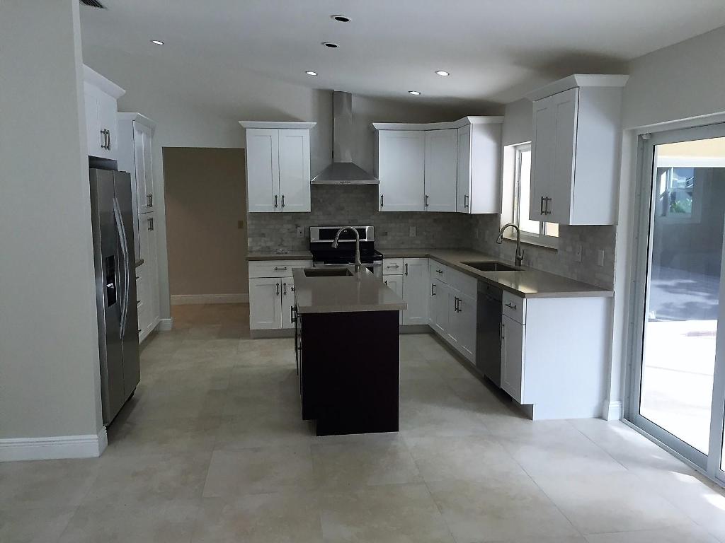 THORNHILL ESTATES - Residential Lease