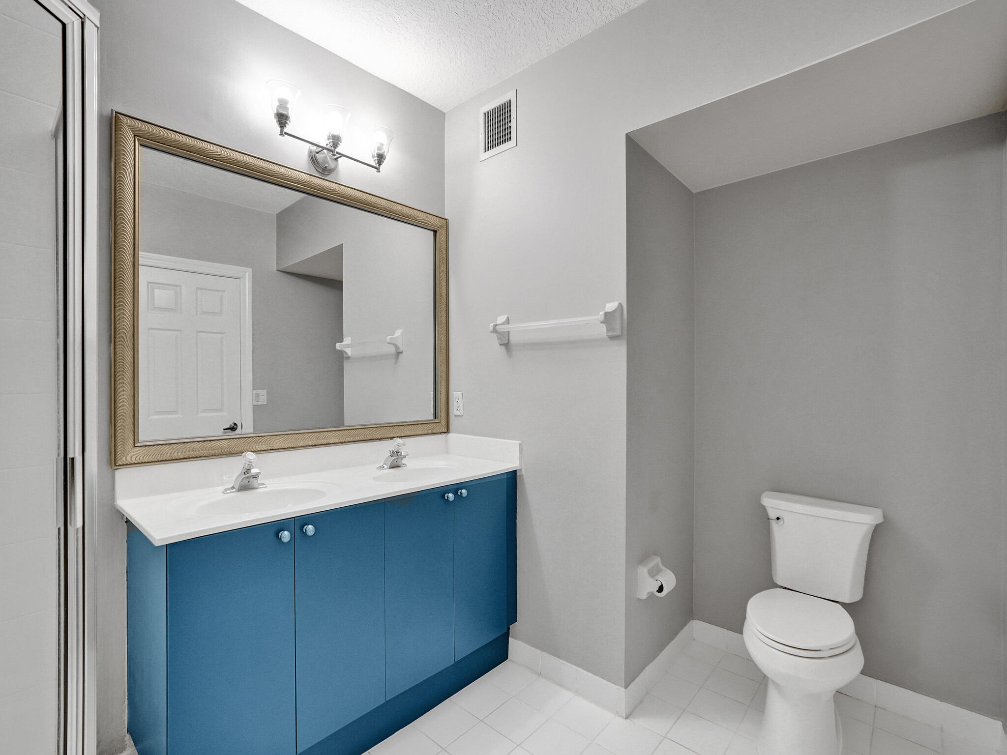 WAVERLY PLACE - Residential