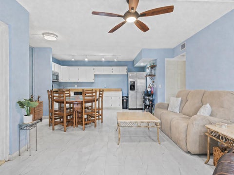 Tiny photo for 13750 Oneida Drive #E1, Delray Beach, FL 33446 (MLS # B26019675)