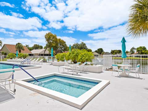 Tiny photo for 13750 Oneida Drive #E1, Delray Beach, FL 33446 (MLS # B26019675)